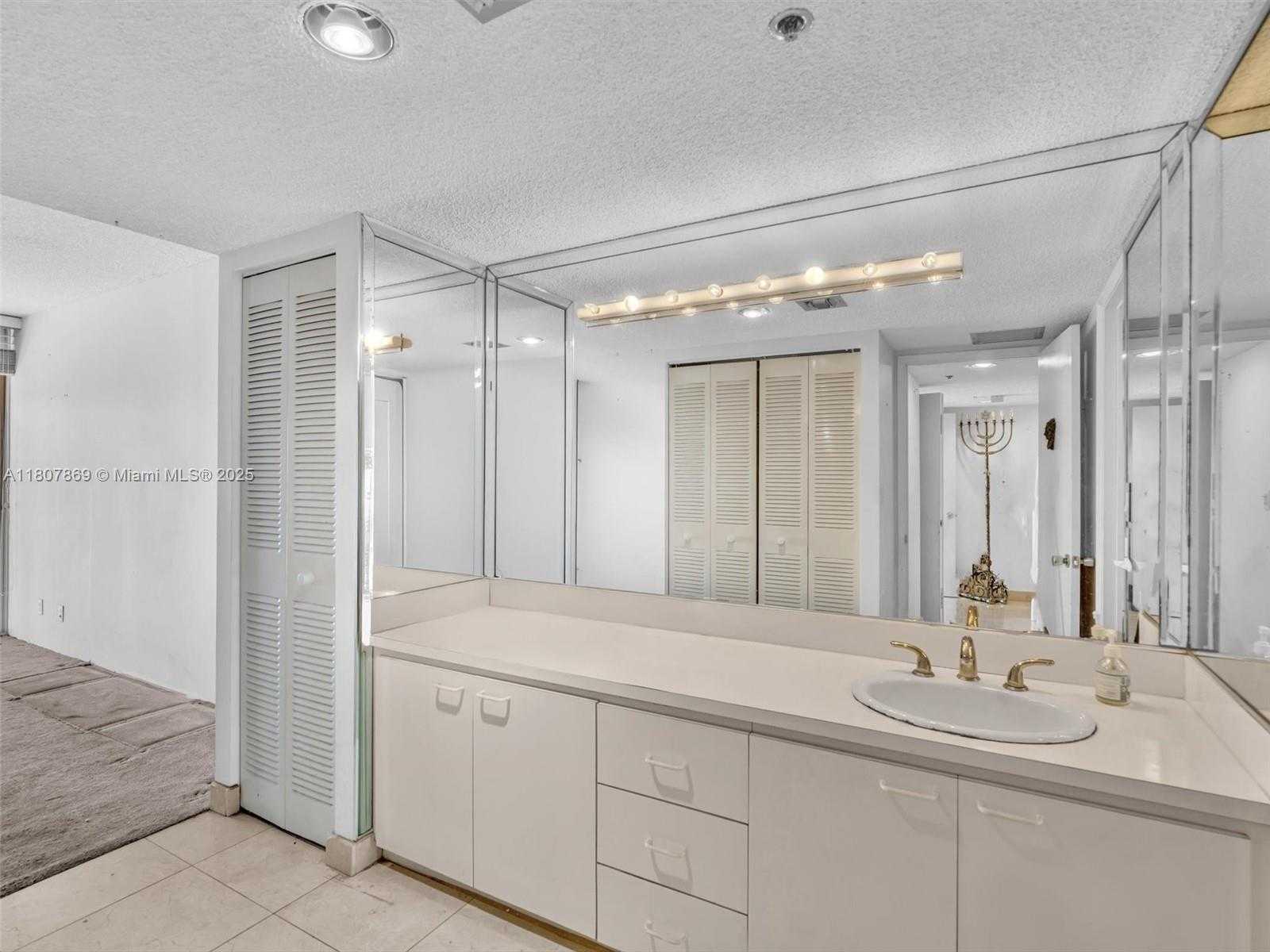 Small Image of 20355 NORTH EAST 34TH CT #2726, Aventura Number 46