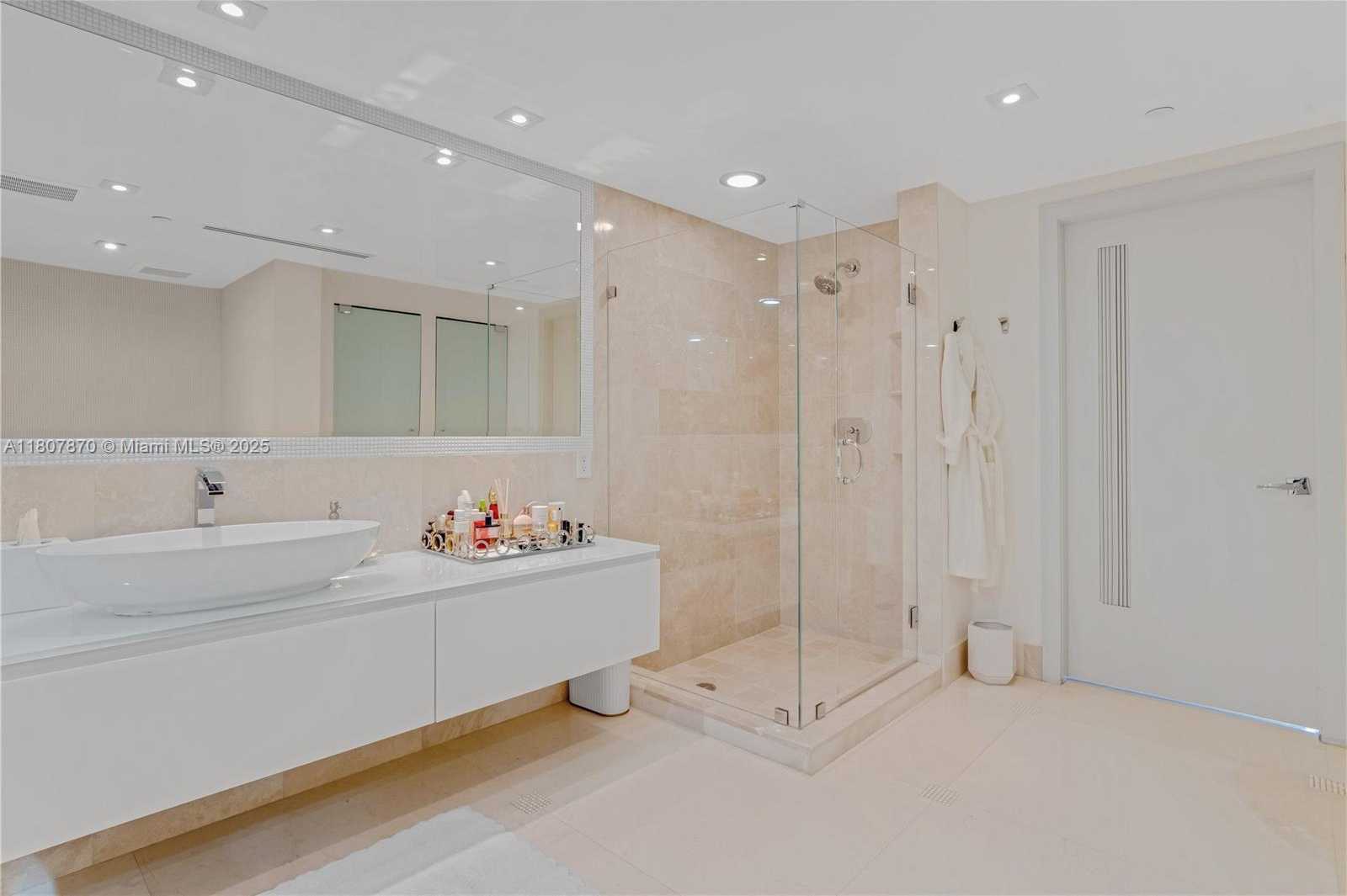 Small Image of 17001 COLLINS AVE #2501, Sunny Isles Beach Number 20