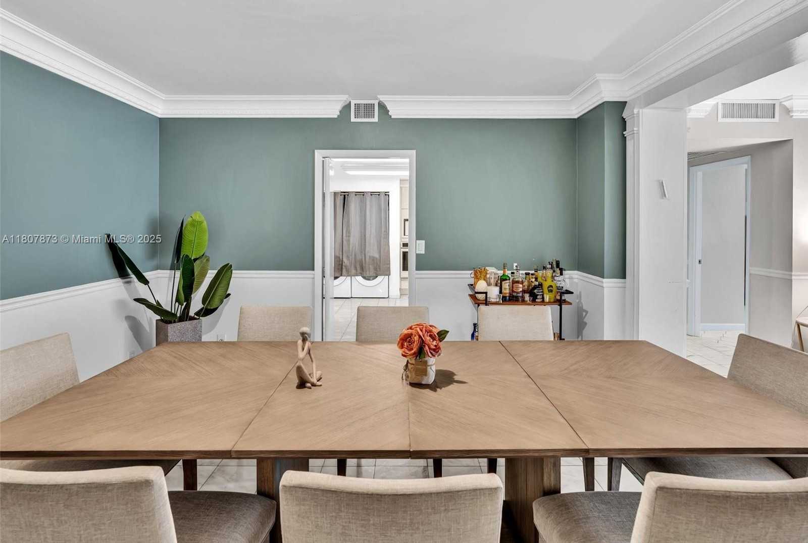 Small Image of 10155 COLLINS AVE #408, Bal Harbour Number 23
