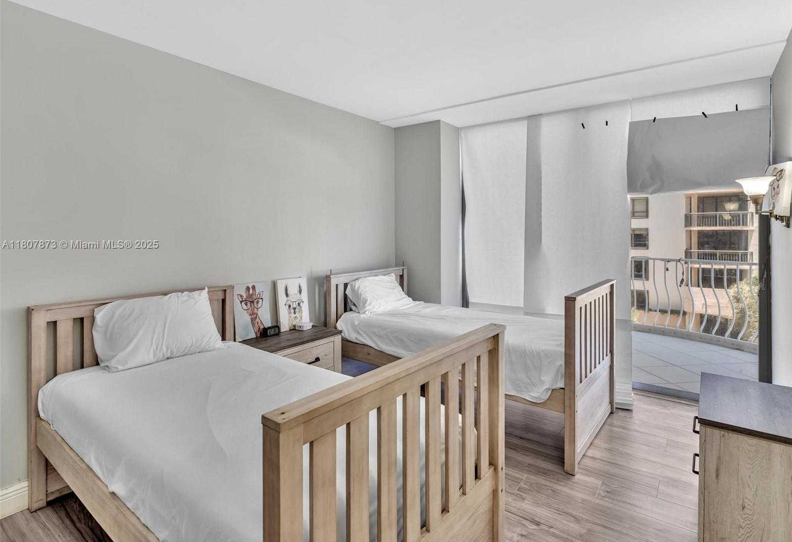 Small Image of 10155 COLLINS AVE #408, Bal Harbour Number 36