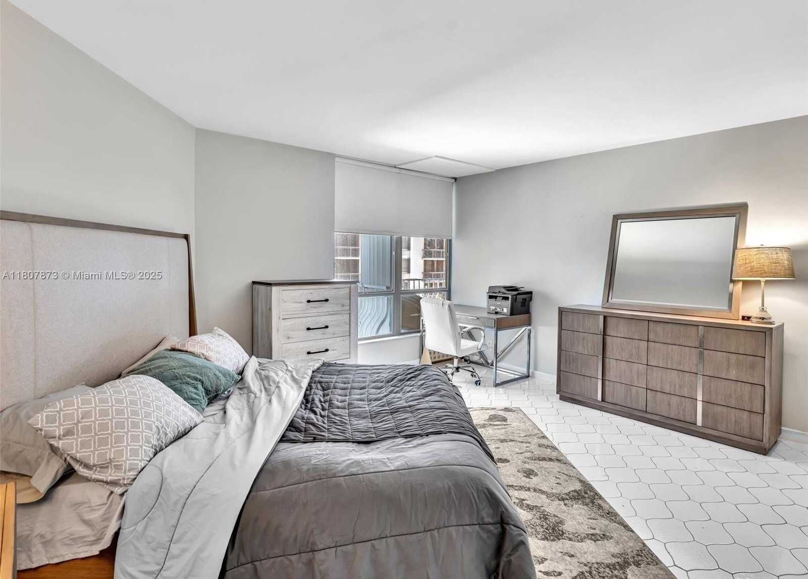 Small Image of 10155 COLLINS AVE #408, Bal Harbour Number 41