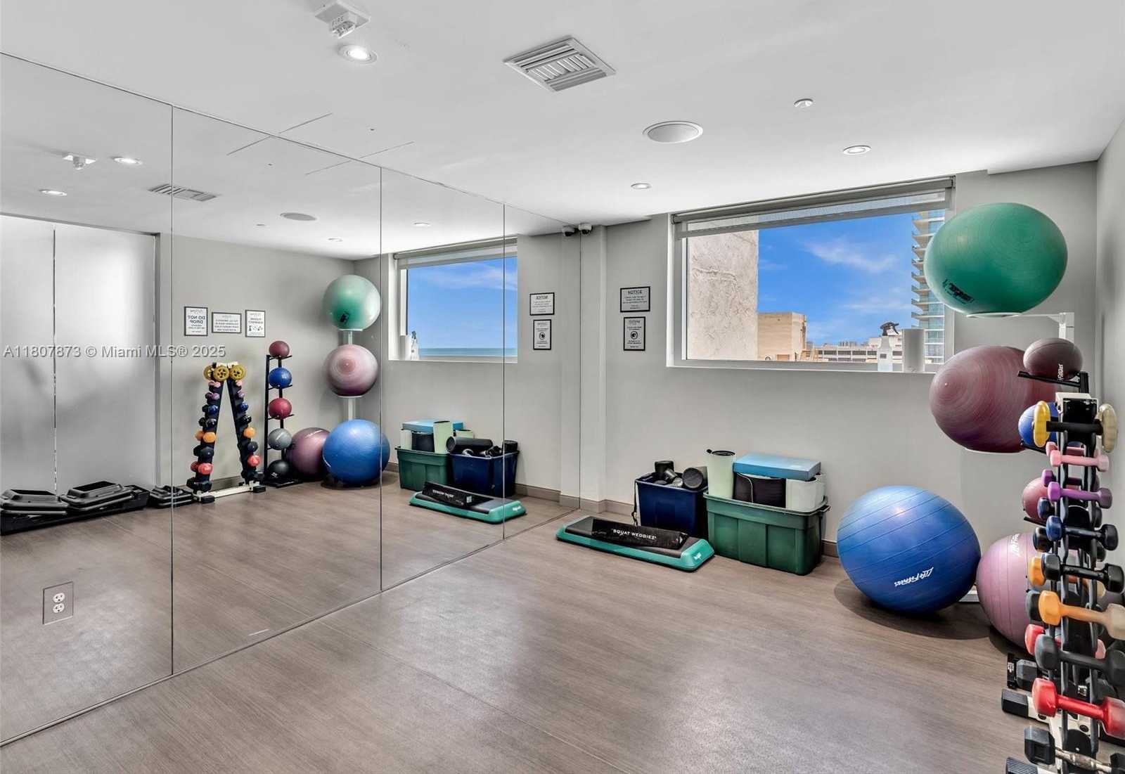 Small Image of 10155 COLLINS AVE #408, Bal Harbour Number 49