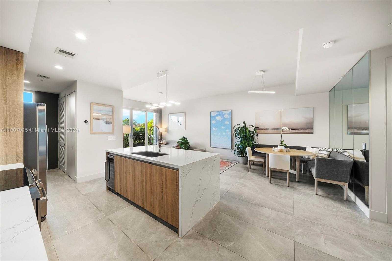 Small Image of 529 SOUTH WEST 11TH ST #201, Miami Number 3