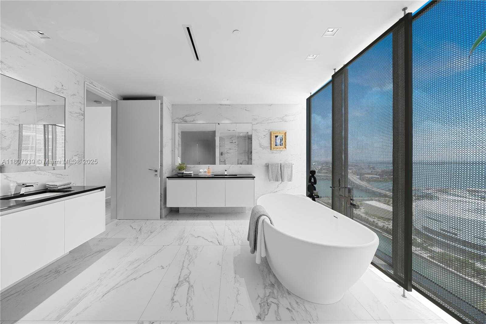 Small Image of 1000 BISCAYNE BLVD #3201, Miami Number 13