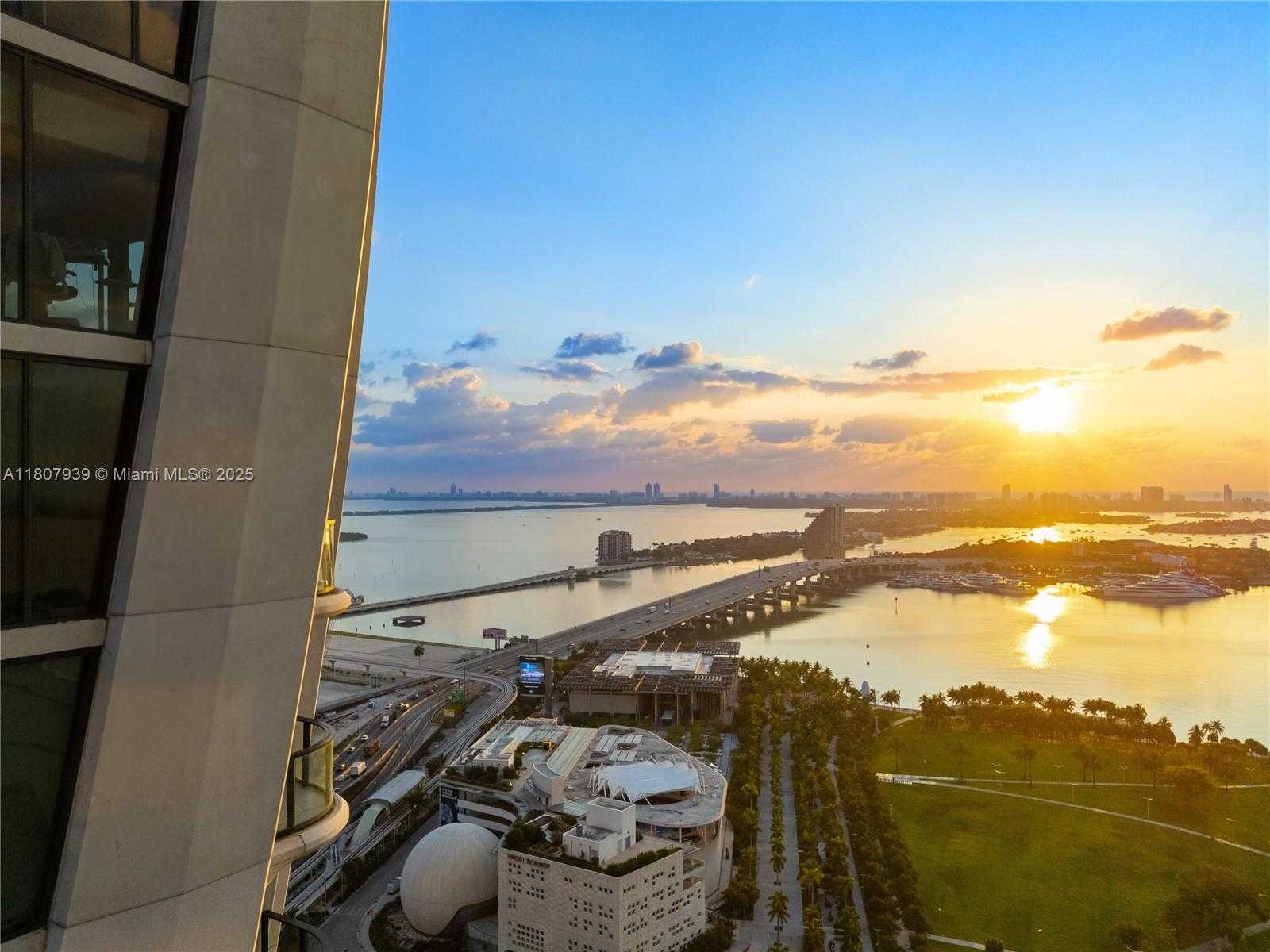 Small Image of 1000 BISCAYNE BLVD #3201, Miami Number 22