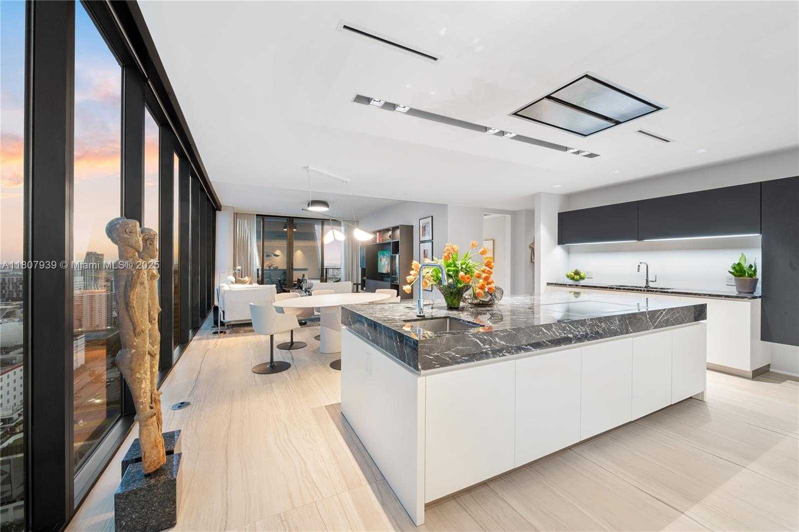 Small Image of 1000 BISCAYNE BLVD #3201, Miami Number 36