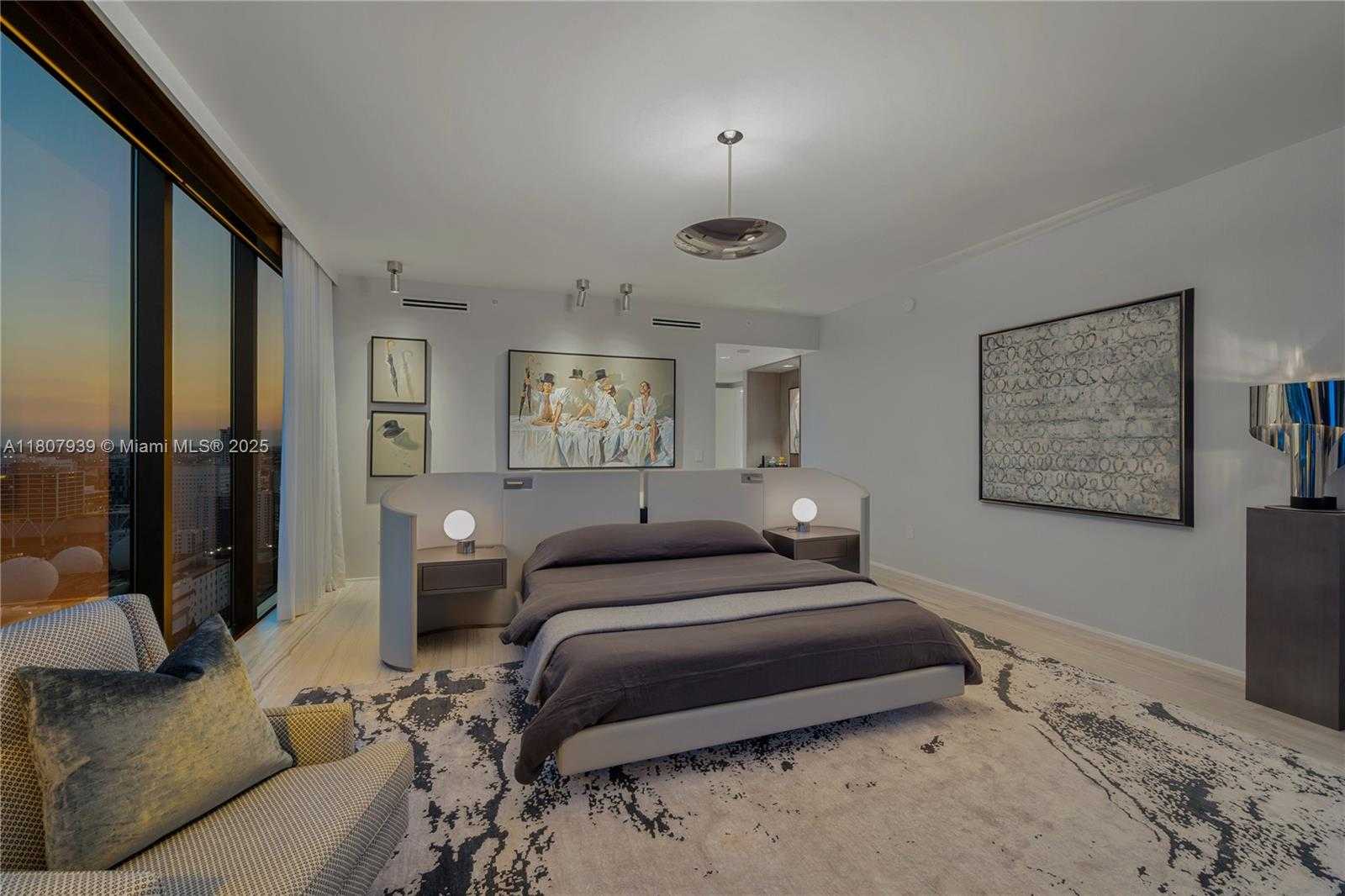Small Image of 1000 BISCAYNE BLVD #3201, Miami Number 49