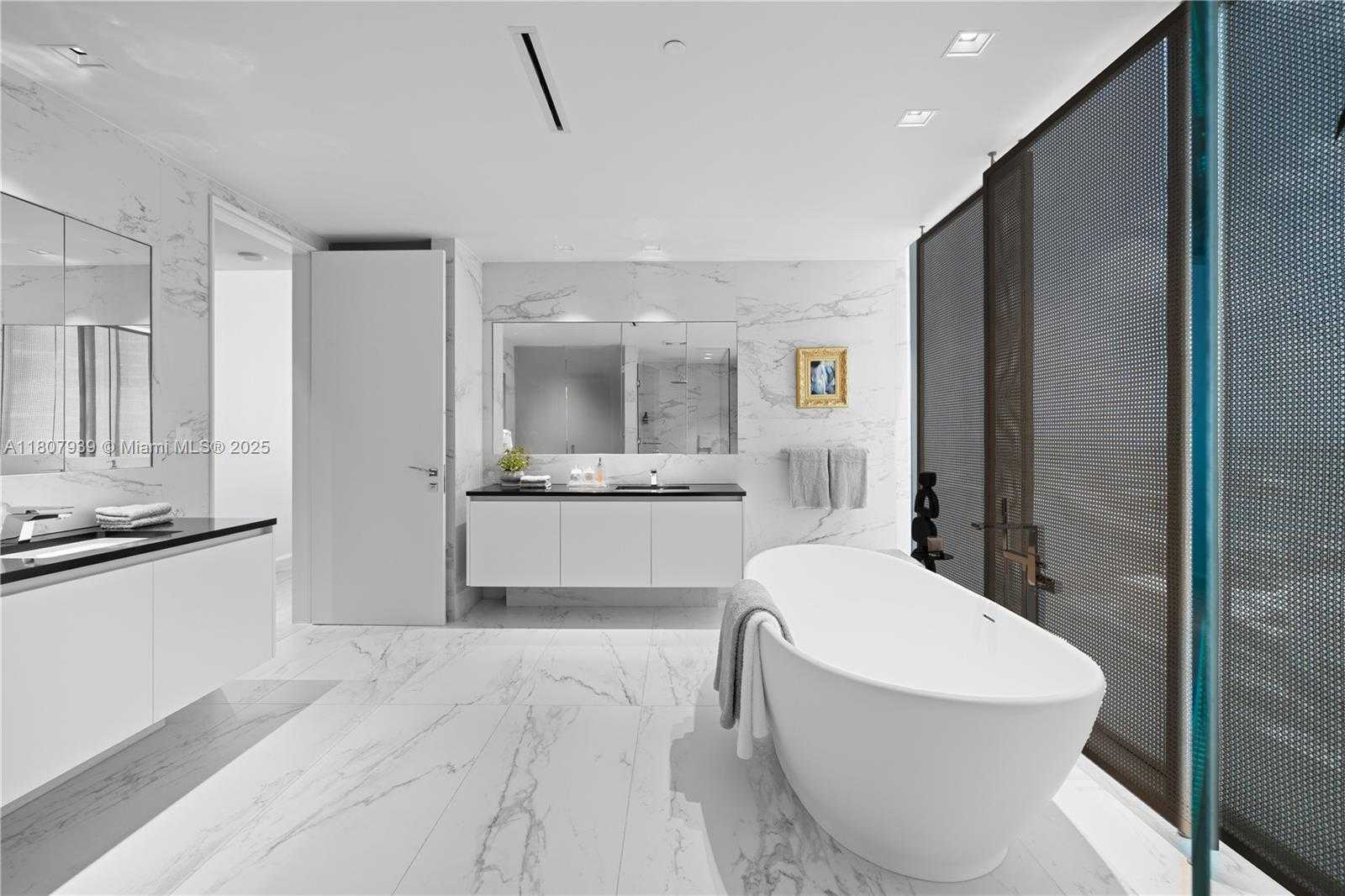 Small Image of 1000 BISCAYNE BLVD #3201, Miami Number 53