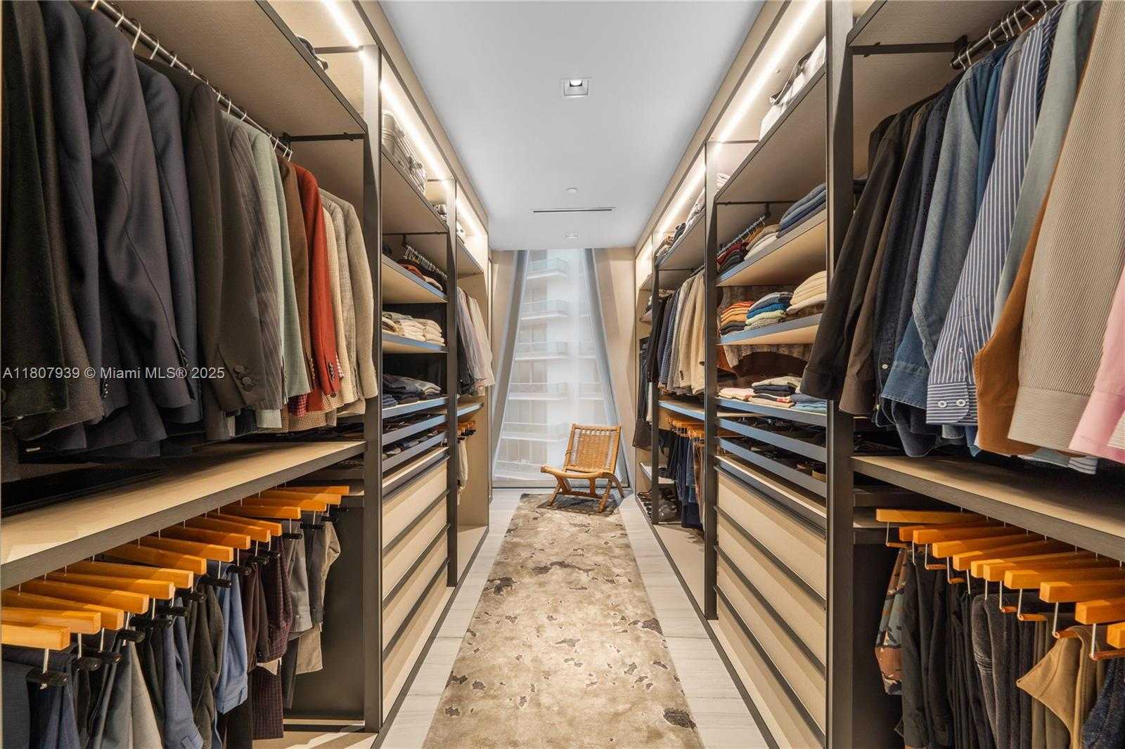 Small Image of 1000 BISCAYNE BLVD #3201, Miami Number 55