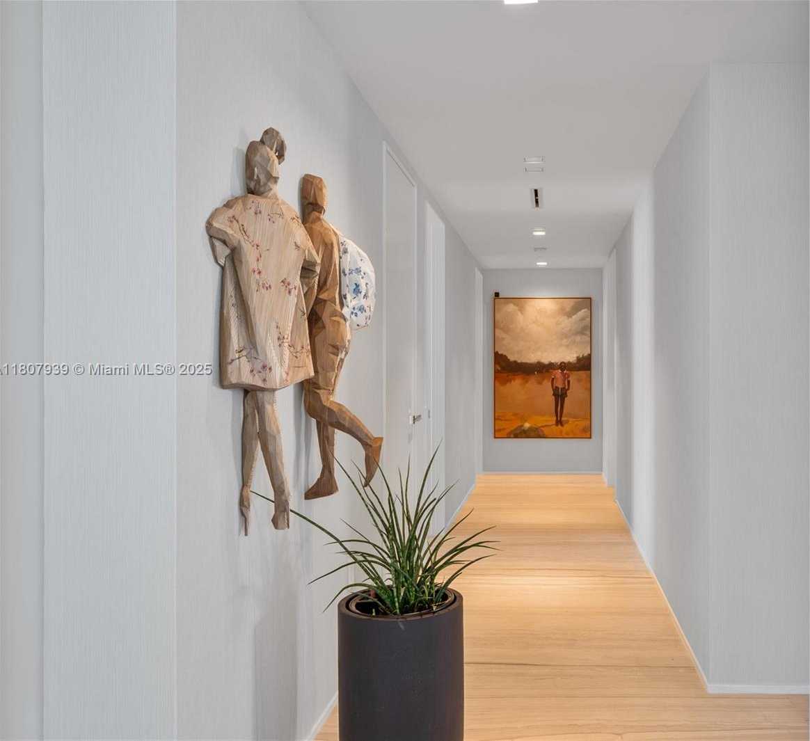 Small Image of 1000 BISCAYNE BLVD #3201, Miami Number 56