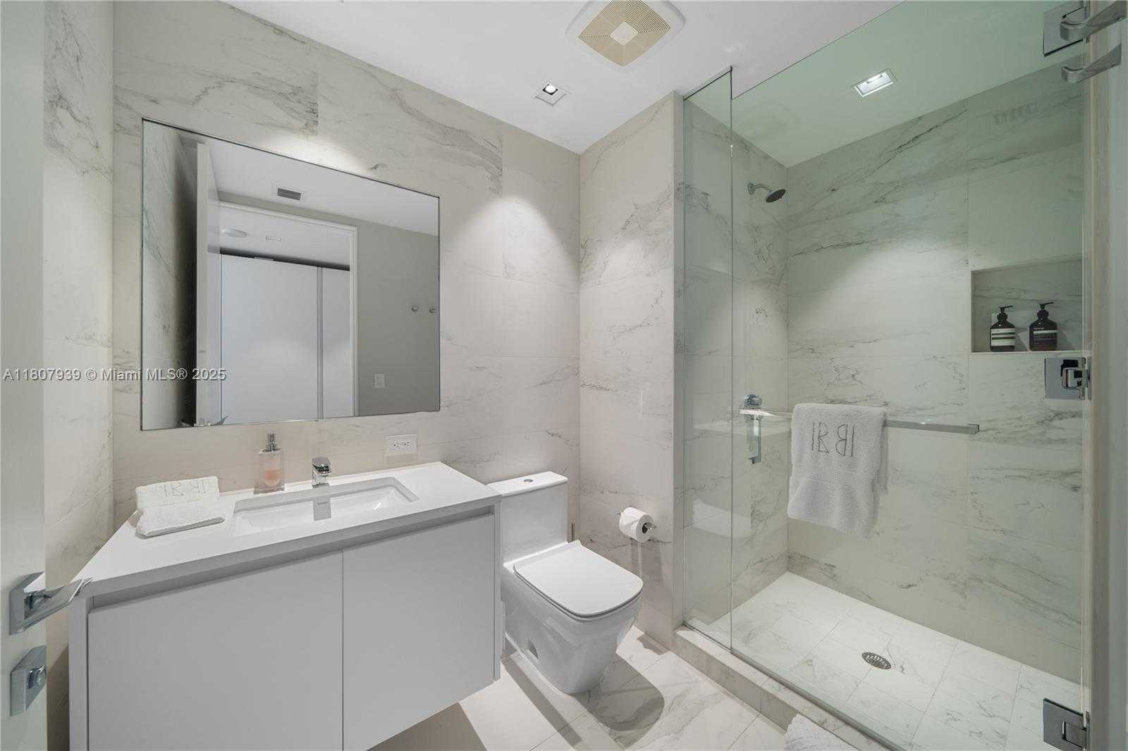 Small Image of 1000 BISCAYNE BLVD #3201, Miami Number 62