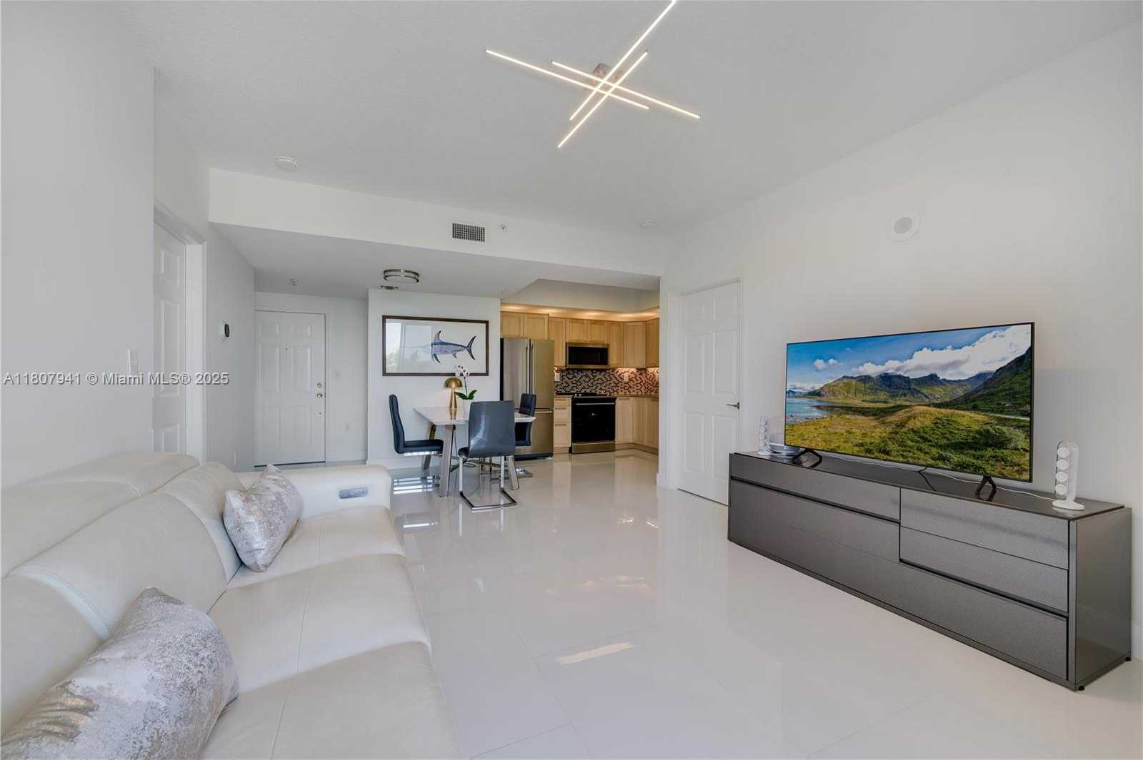 Small Image of 3500 CORAL WAY #604, Miami Number 10