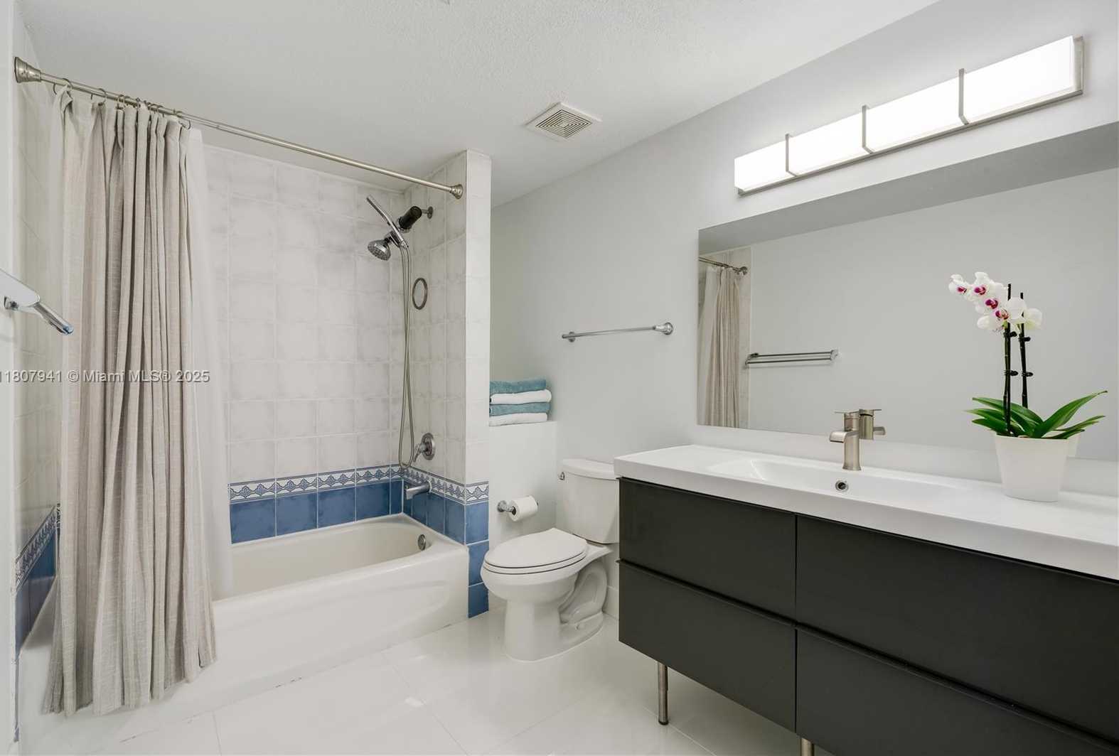 Small Image of 3500 CORAL WAY #604, Miami Number 14