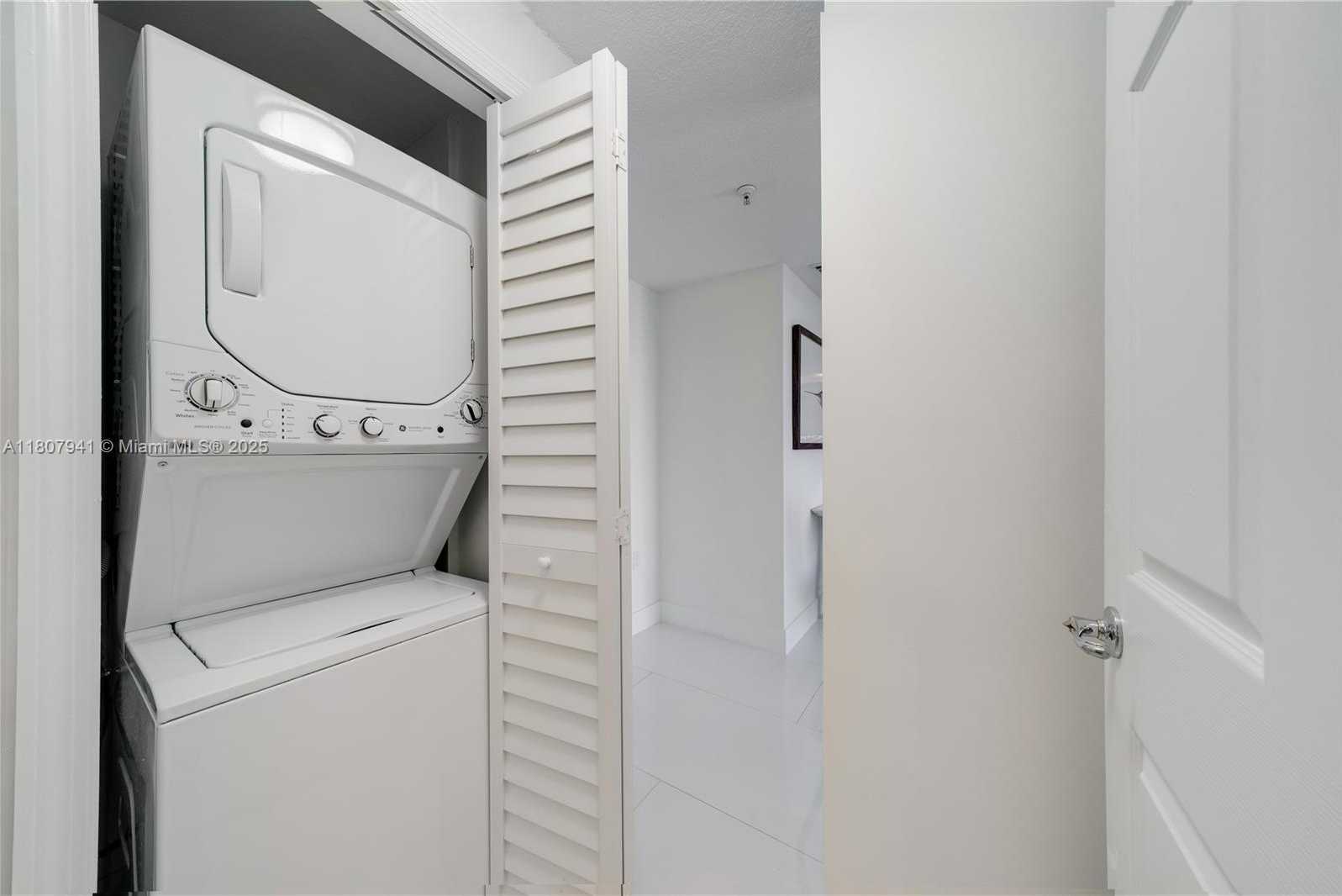 Small Image of 3500 CORAL WAY #604, Miami Number 17