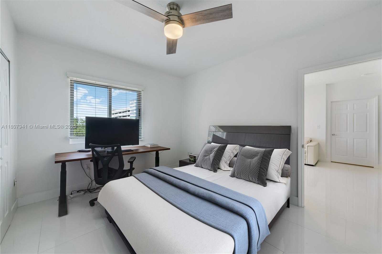Small Image of 3500 CORAL WAY #604, Miami Number 19