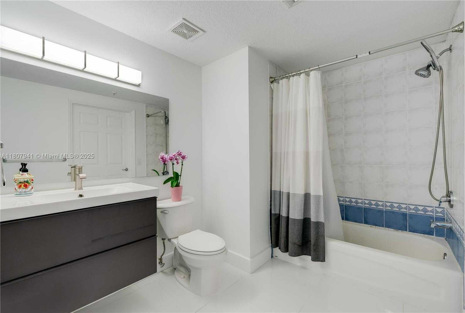 Small Image of 3500 CORAL WAY #604, Miami Number 20