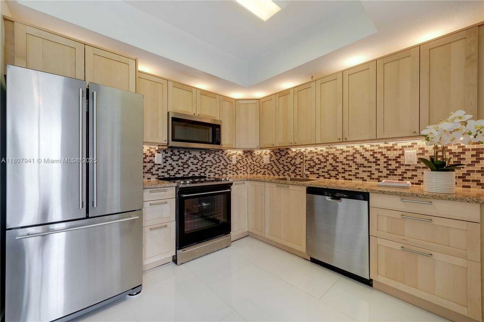 Small Image of 3500 CORAL WAY #604, Miami Number 5