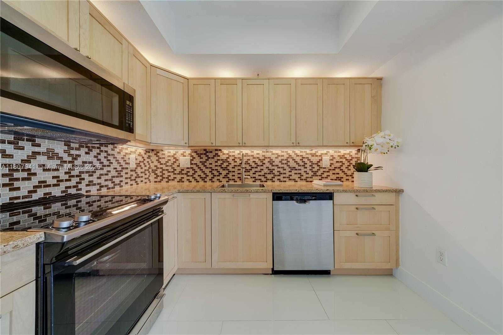 Small Image of 3500 CORAL WAY #604, Miami Number 6