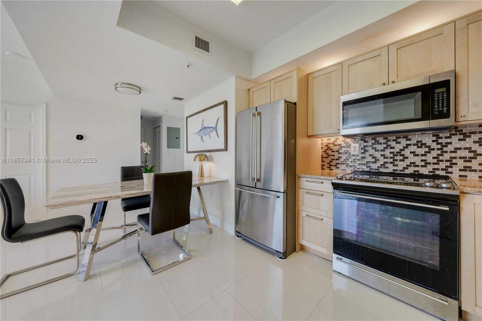 Small Image of 3500 CORAL WAY #604, Miami Number 7