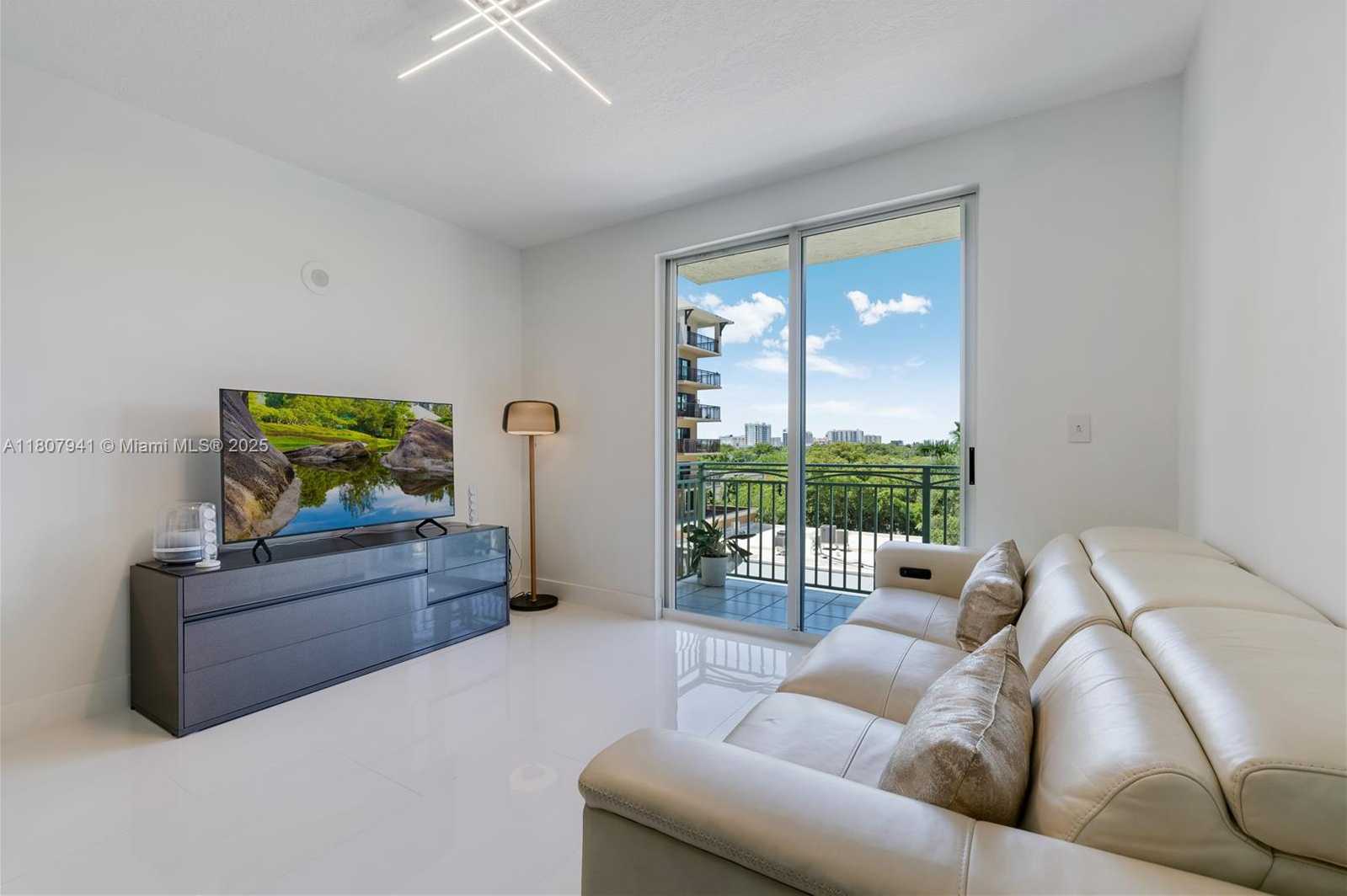 Small Image of 3500 CORAL WAY #604, Miami Number 9