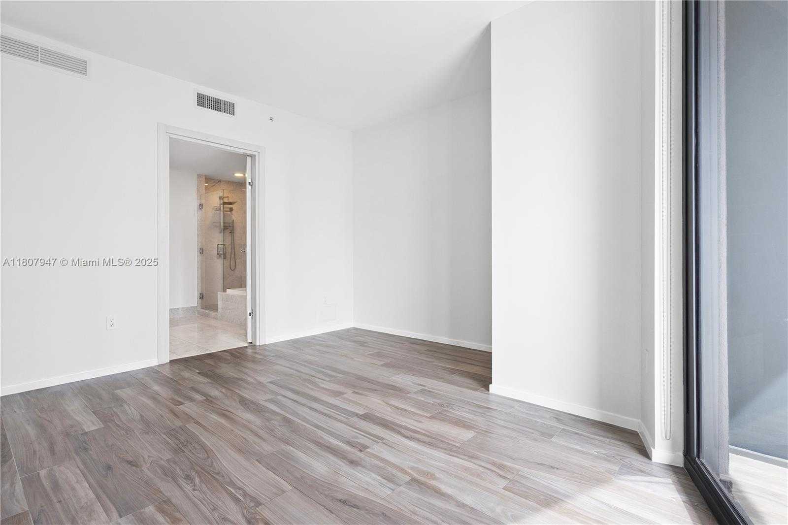 Small Image of 801 MIAMI AVE #2201, Miami Number 23