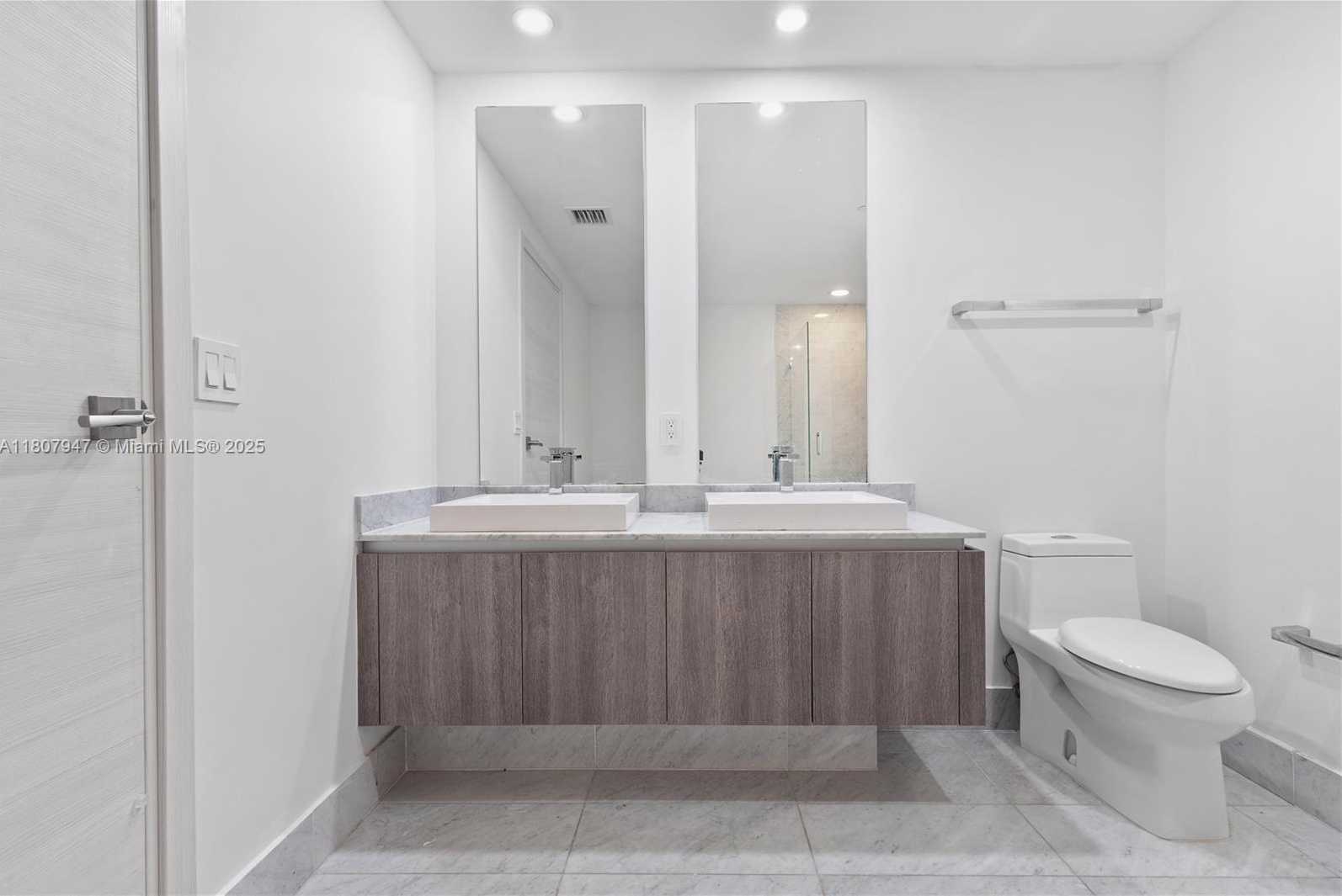 Small Image of 801 MIAMI AVE #2201, Miami Number 25