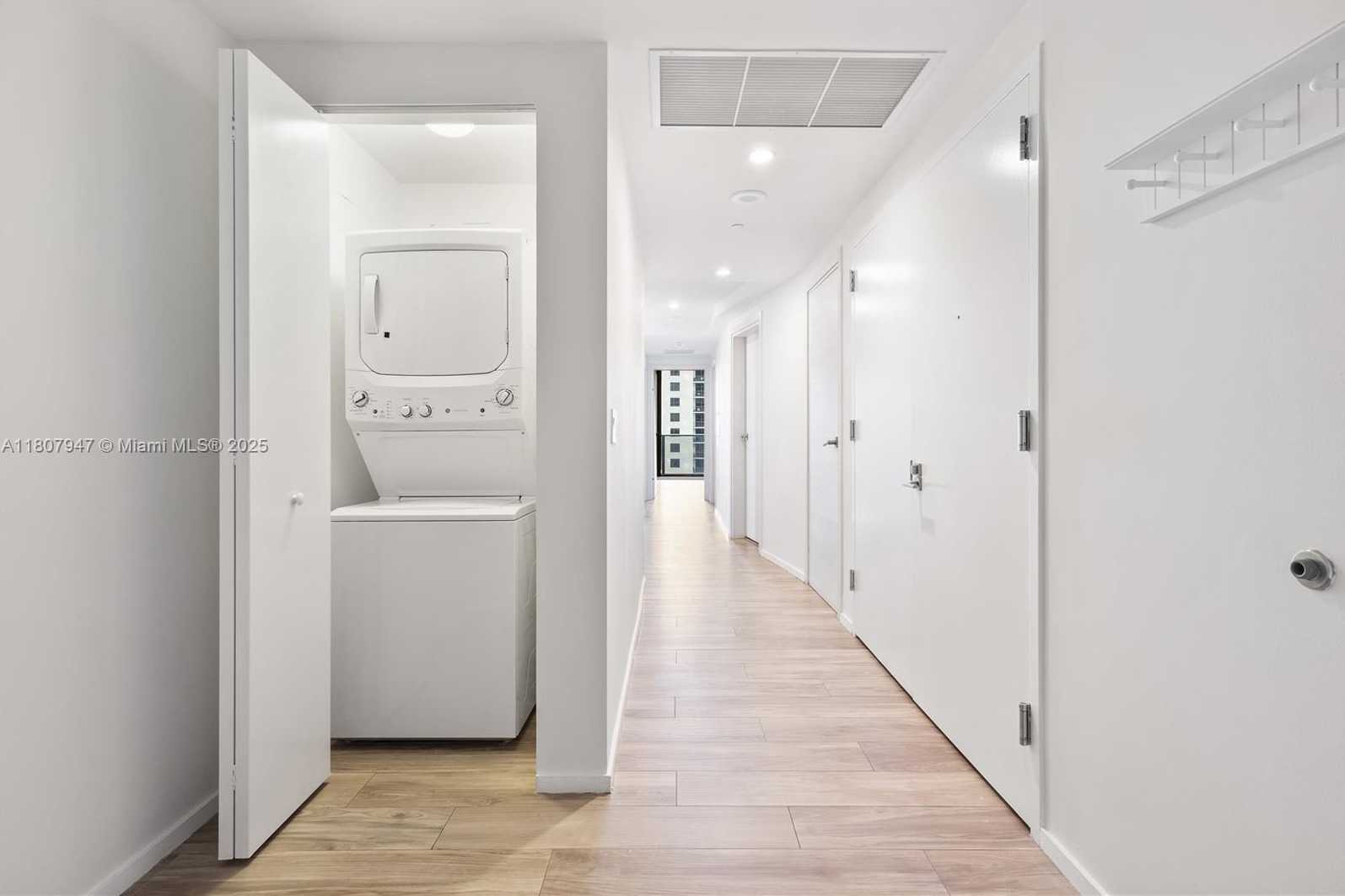 Small Image of 801 MIAMI AVE #2201, Miami Number 36