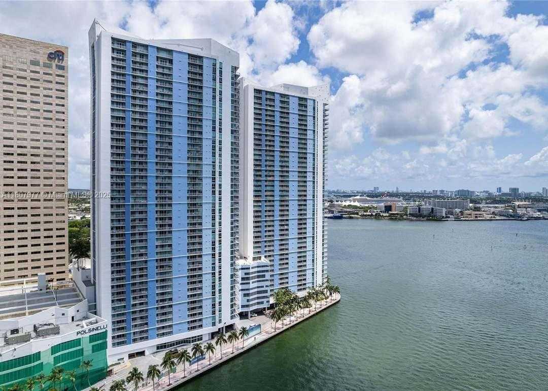 Small Image of 325 SOUTH BISCAYNE BLVD #1521, Miami Number 2
