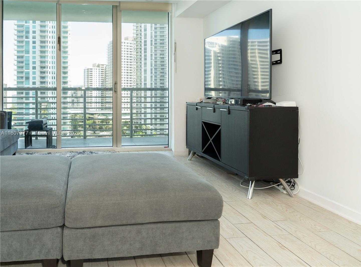 Small Image of 325 SOUTH BISCAYNE BLVD #1521, Miami Number 20