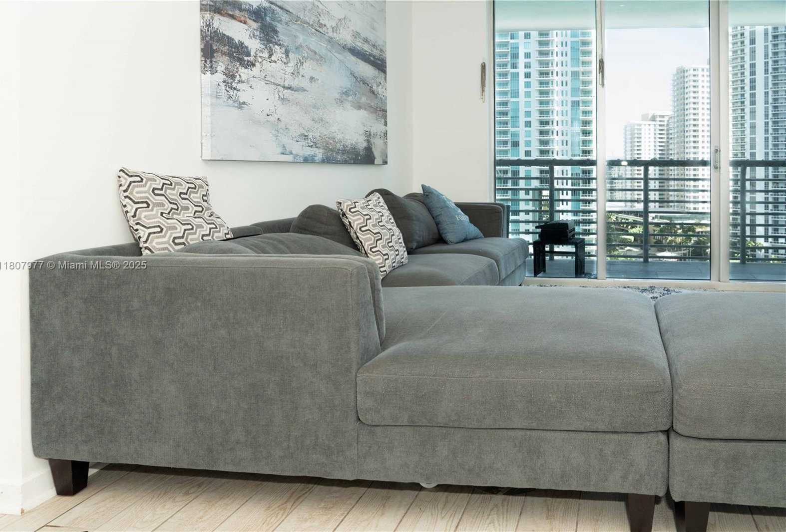 Small Image of 325 SOUTH BISCAYNE BLVD #1521, Miami Number 21
