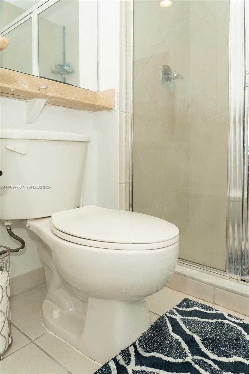 Small Image of 325 SOUTH BISCAYNE BLVD #1521, Miami Number 30