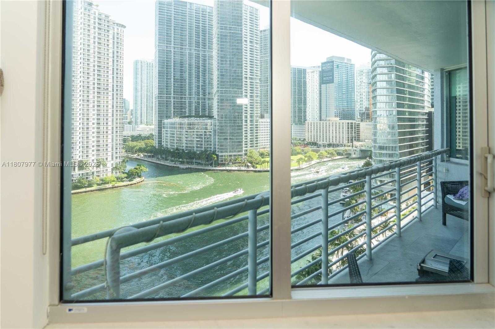 Small Image of 325 SOUTH BISCAYNE BLVD #1521, Miami Number 40