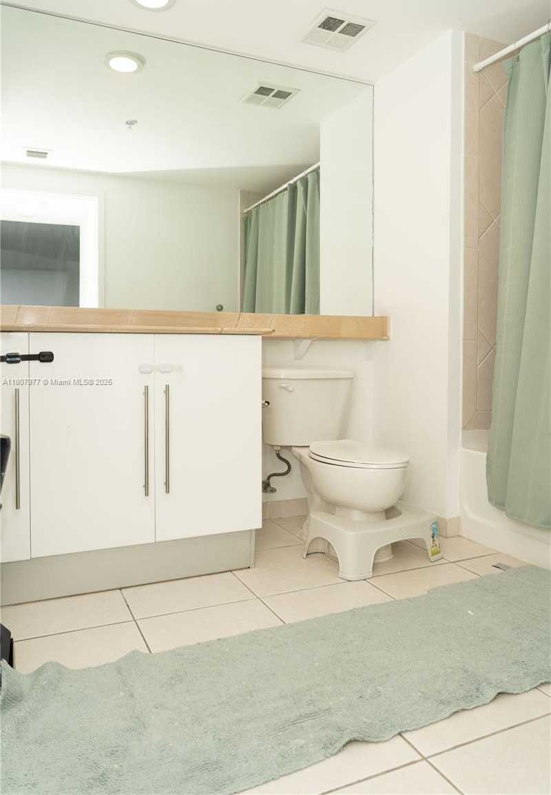 Small Image of 325 SOUTH BISCAYNE BLVD #1521, Miami Number 41