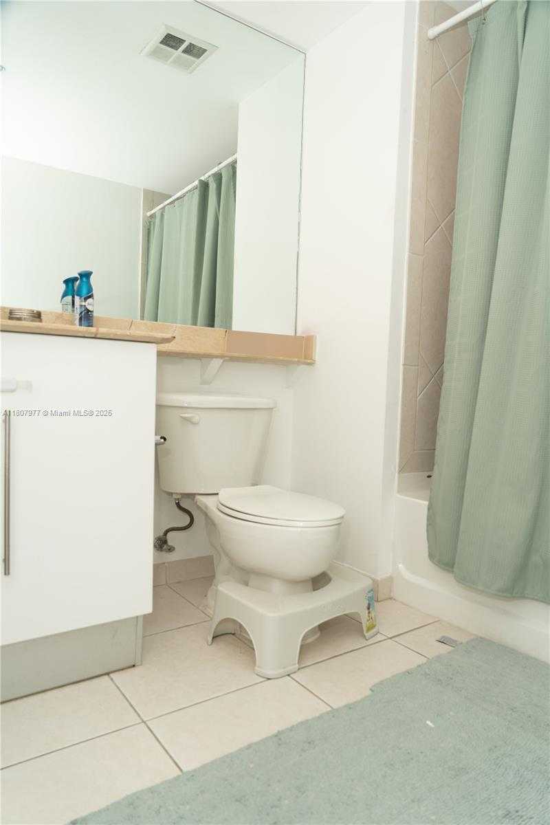 Small Image of 325 SOUTH BISCAYNE BLVD #1521, Miami Number 43