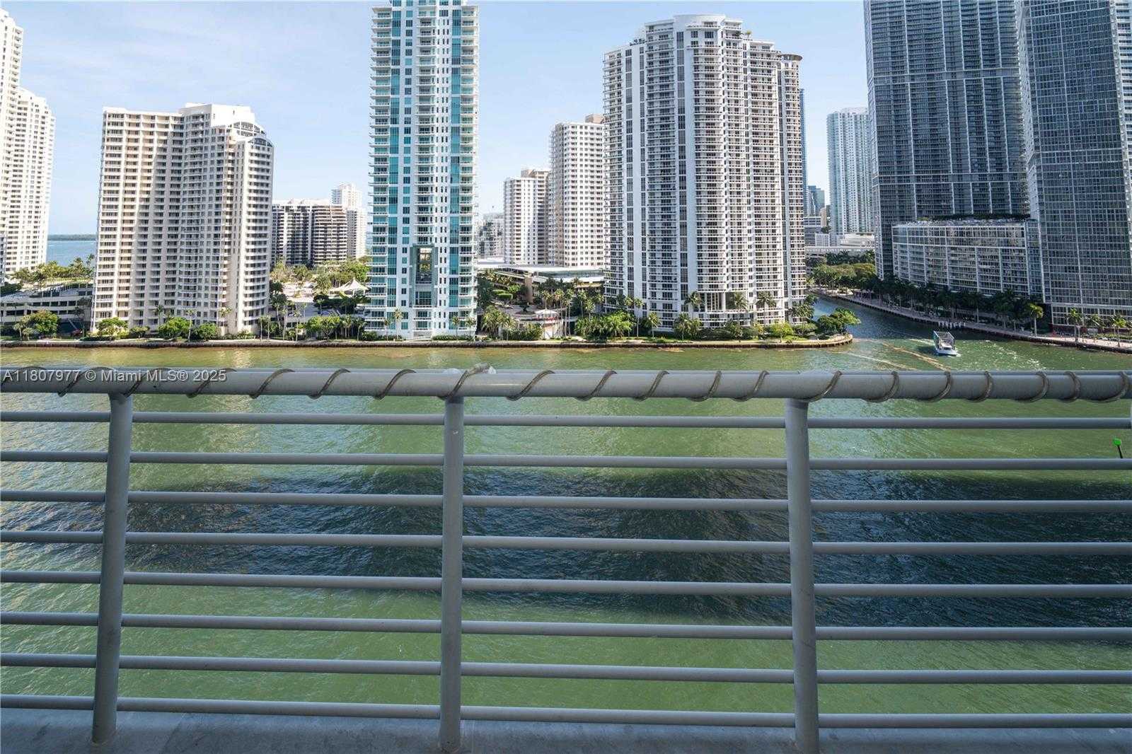 Small Image of 325 SOUTH BISCAYNE BLVD #1521, Miami Number 48