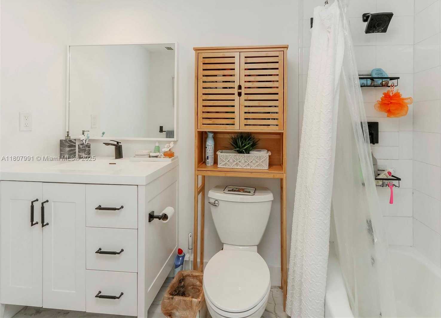 Small Image of 90 EDGEWATER DR #106, Coral Gables Number 10