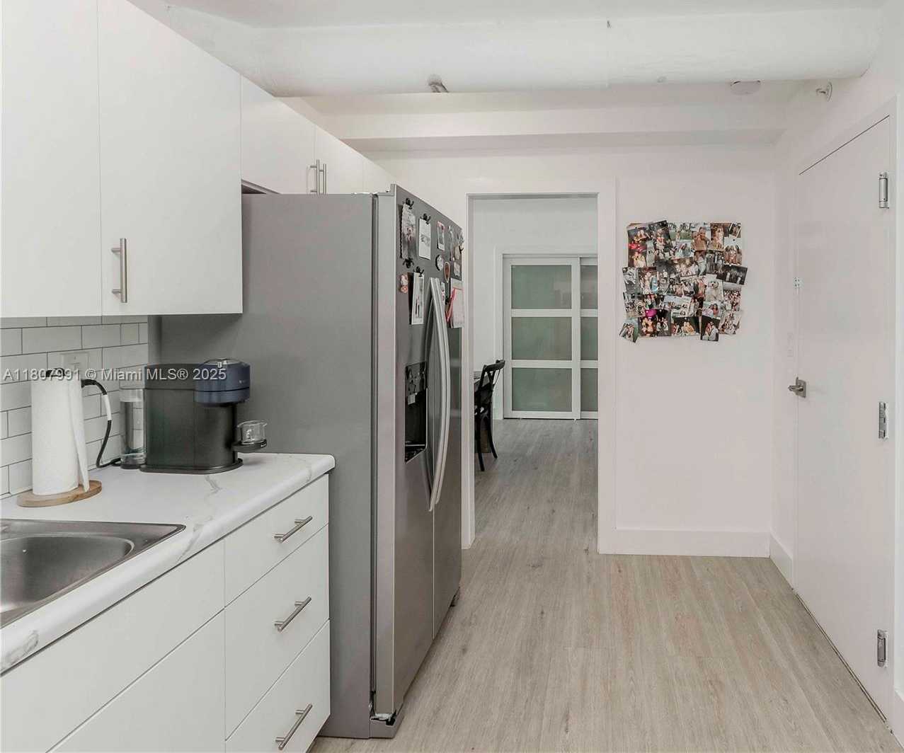 Small Image of 90 EDGEWATER DR #106, Coral Gables Number 13