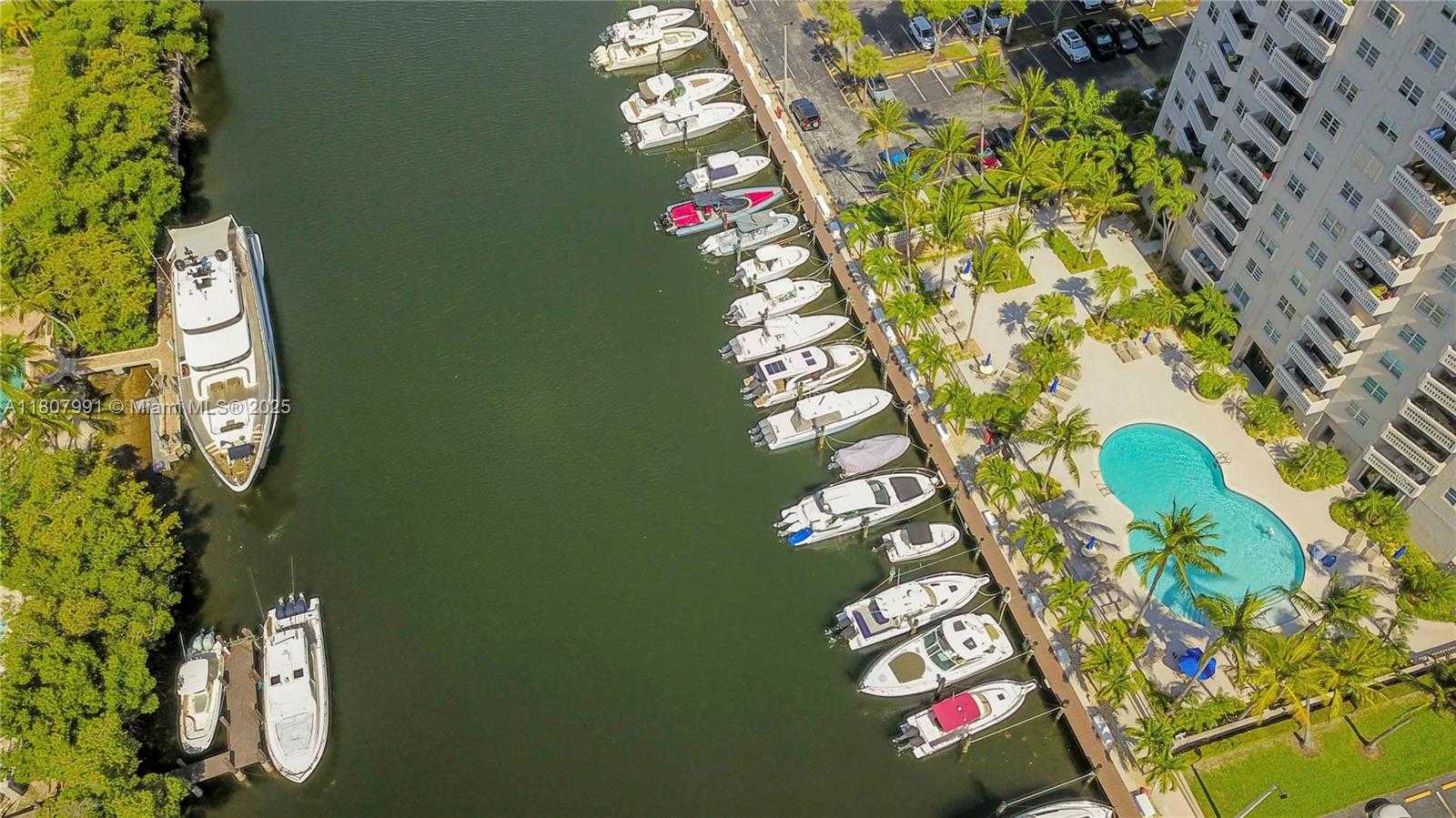 Small Image of 90 EDGEWATER DR #106, Coral Gables Number 22