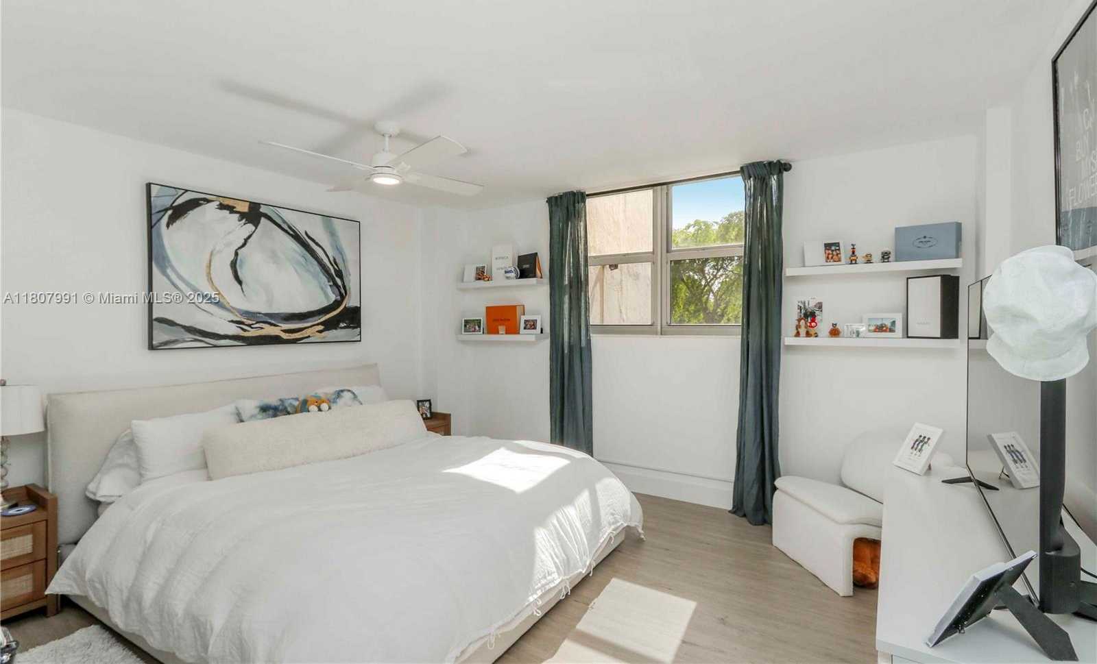 Small Image of 90 EDGEWATER DR #106, Coral Gables Number 8