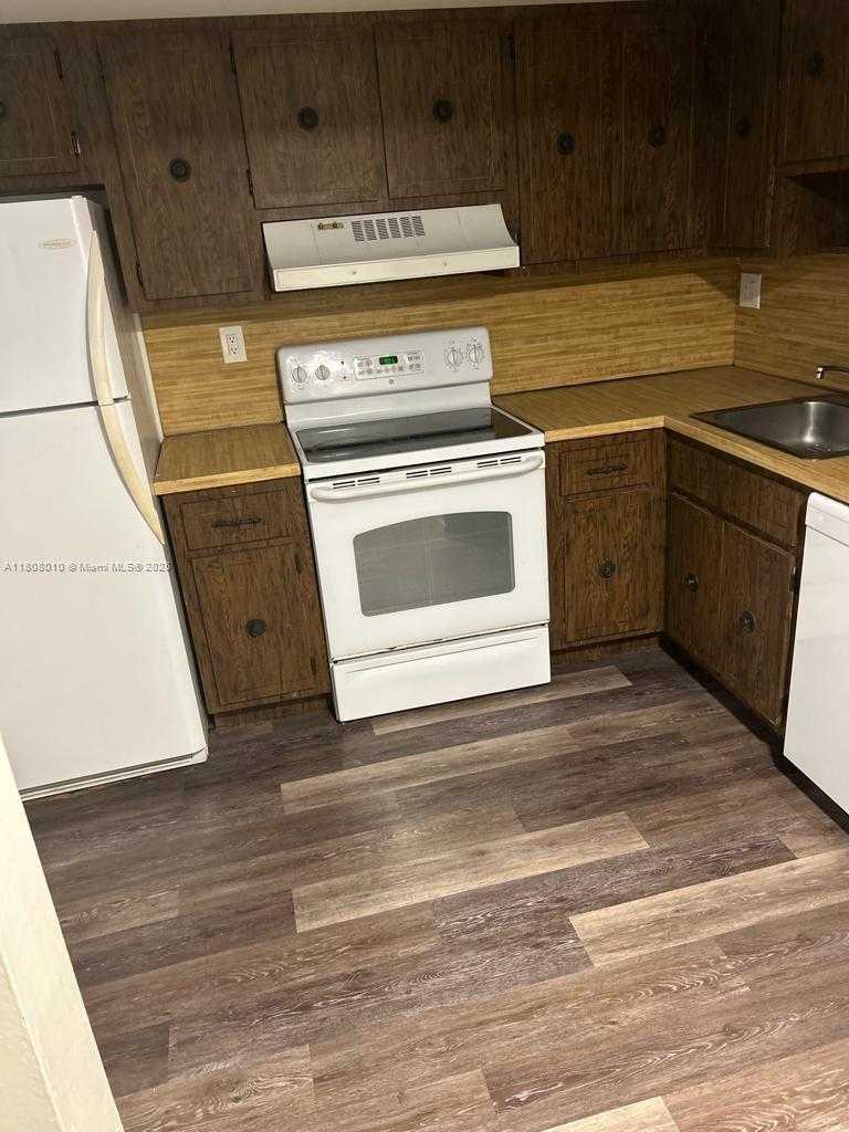 Small Image of 16750 NORTH EAST 10TH AVE #225, North Miami Beach Number 4