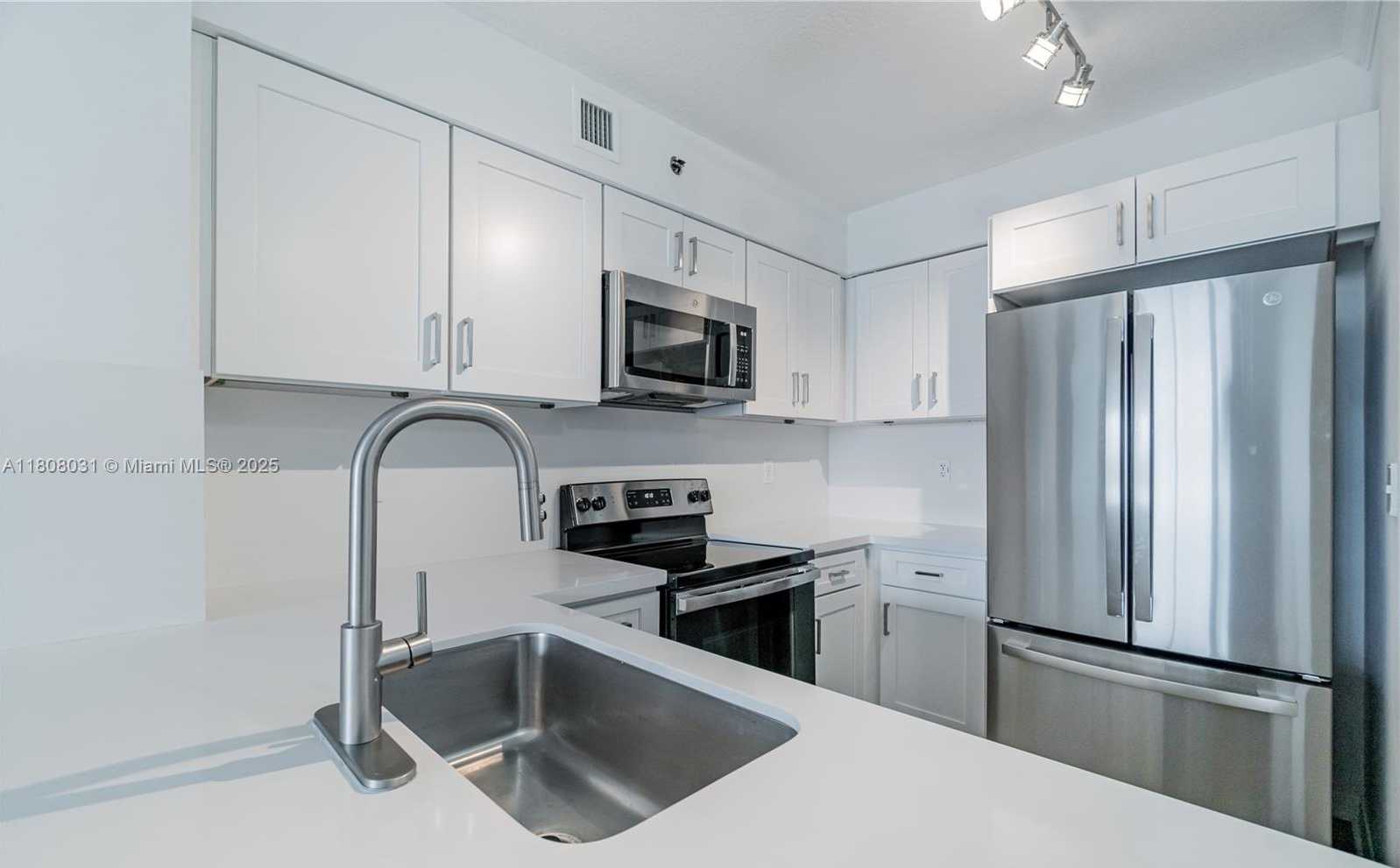 Small Image of 2665 SOUTH WEST 37TH AVE #906, Miami Number 3