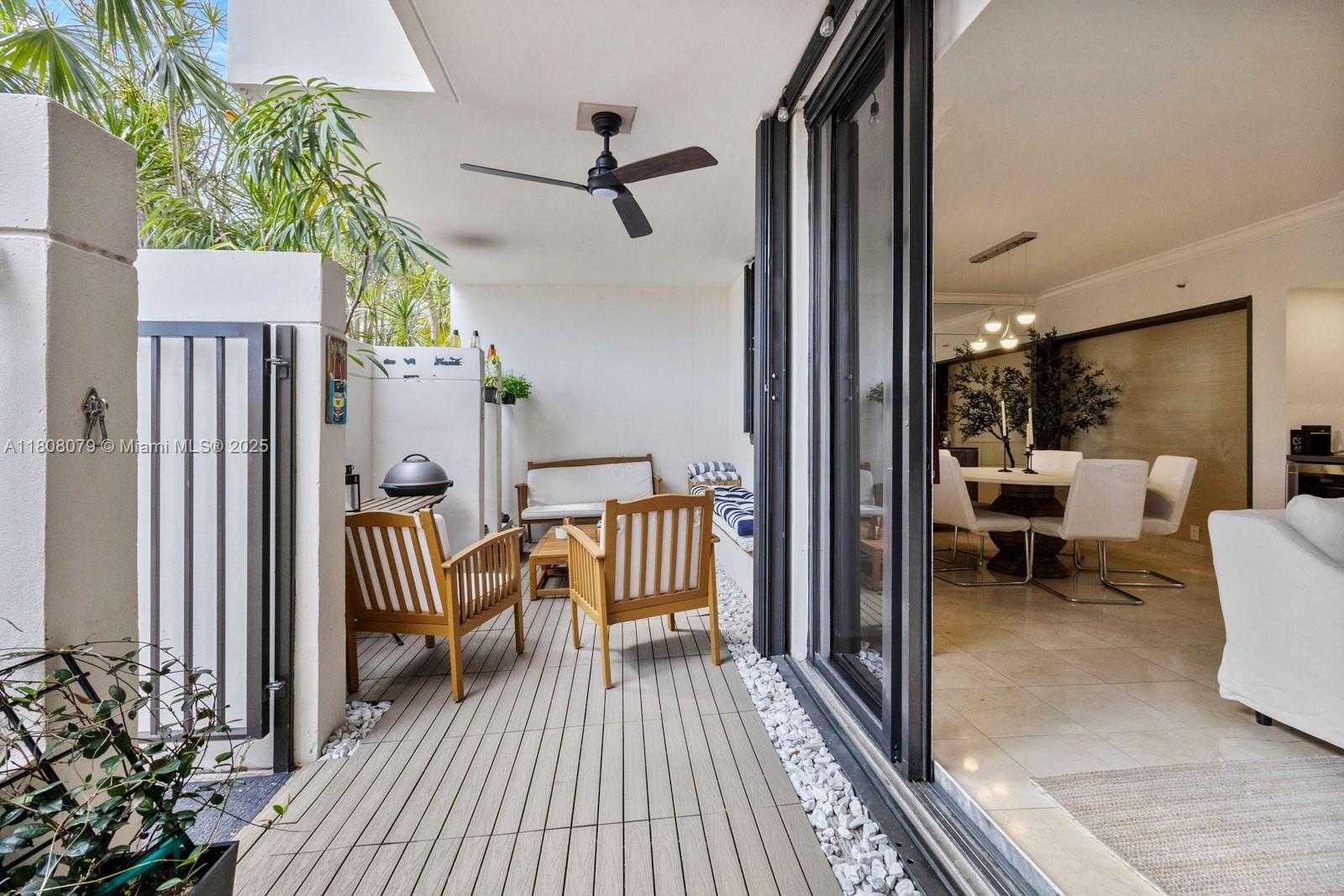 Small Image of 520 BRICKELL KEY DR #A307, Miami Number 11