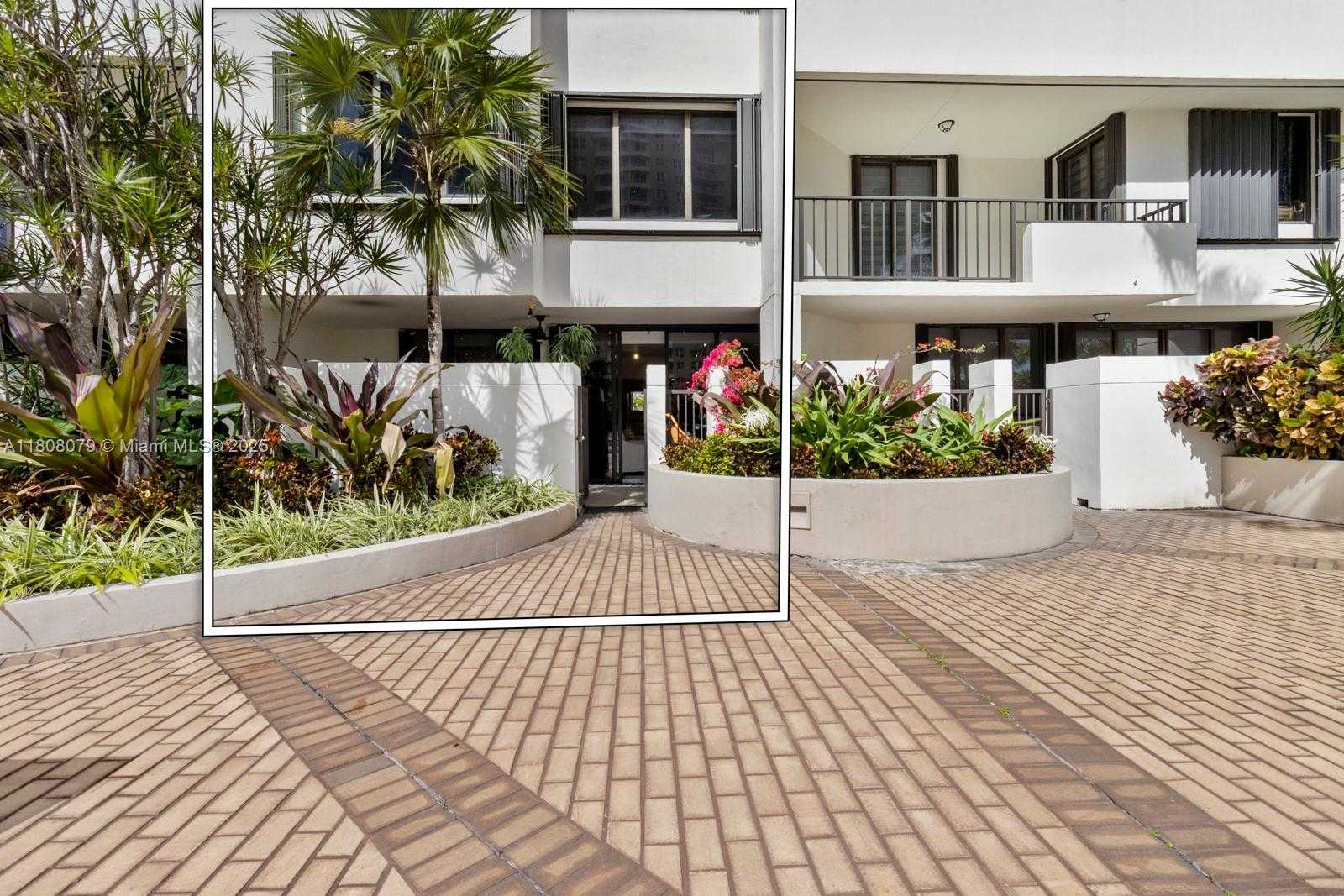 Small Image of 520 BRICKELL KEY DR #A307, Miami Number 13