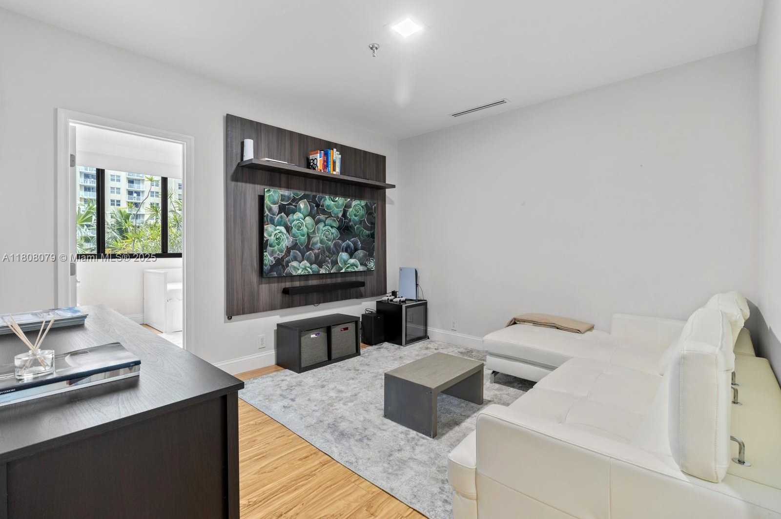 Small Image of 520 BRICKELL KEY DR #A307, Miami Number 18