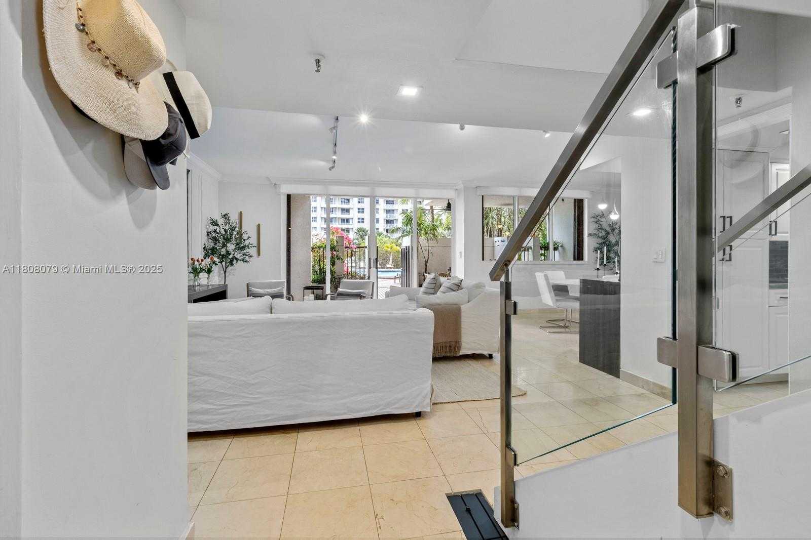 Small Image of 520 BRICKELL KEY DR #A307, Miami Number 2