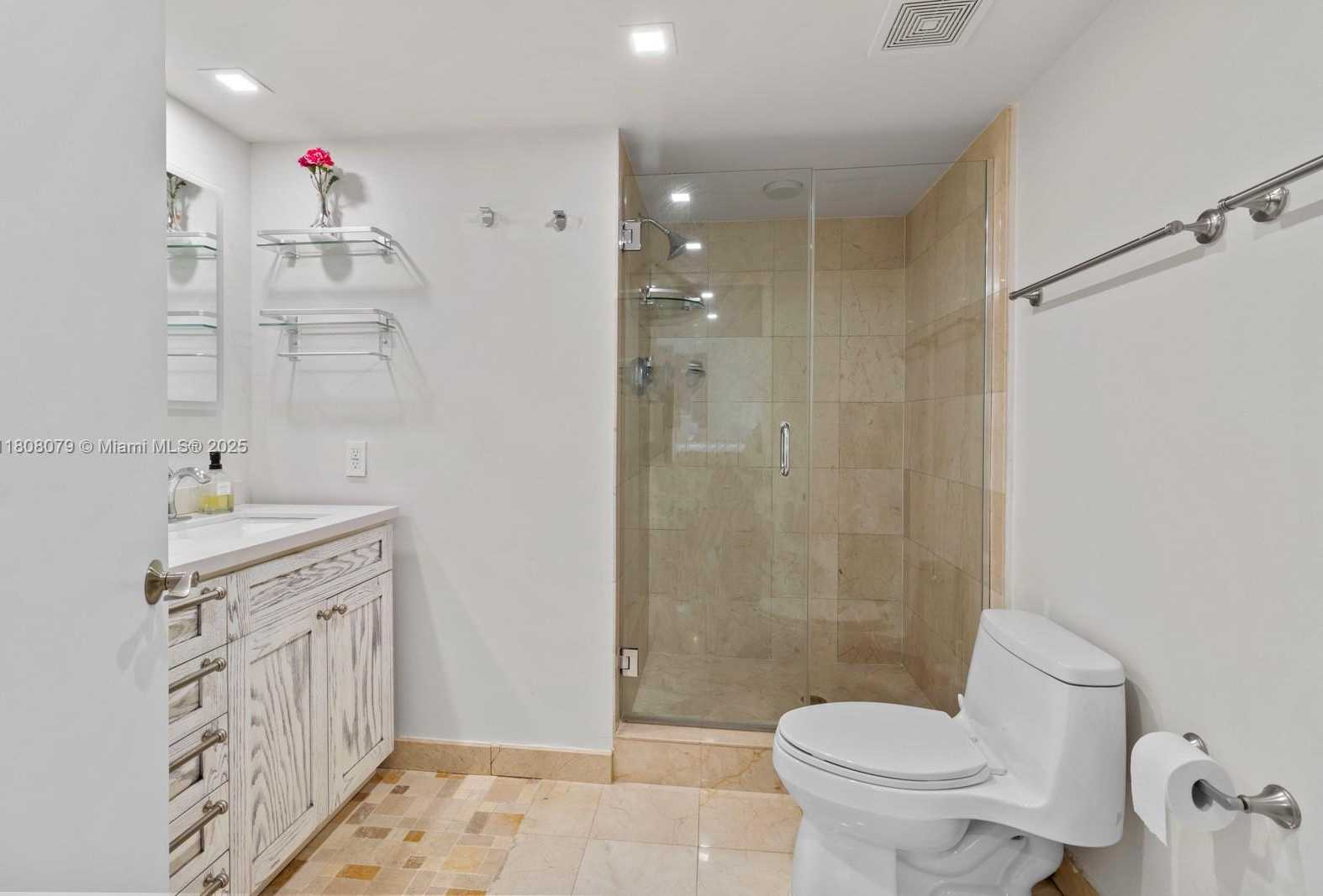 Small Image of 520 BRICKELL KEY DR #A307, Miami Number 22