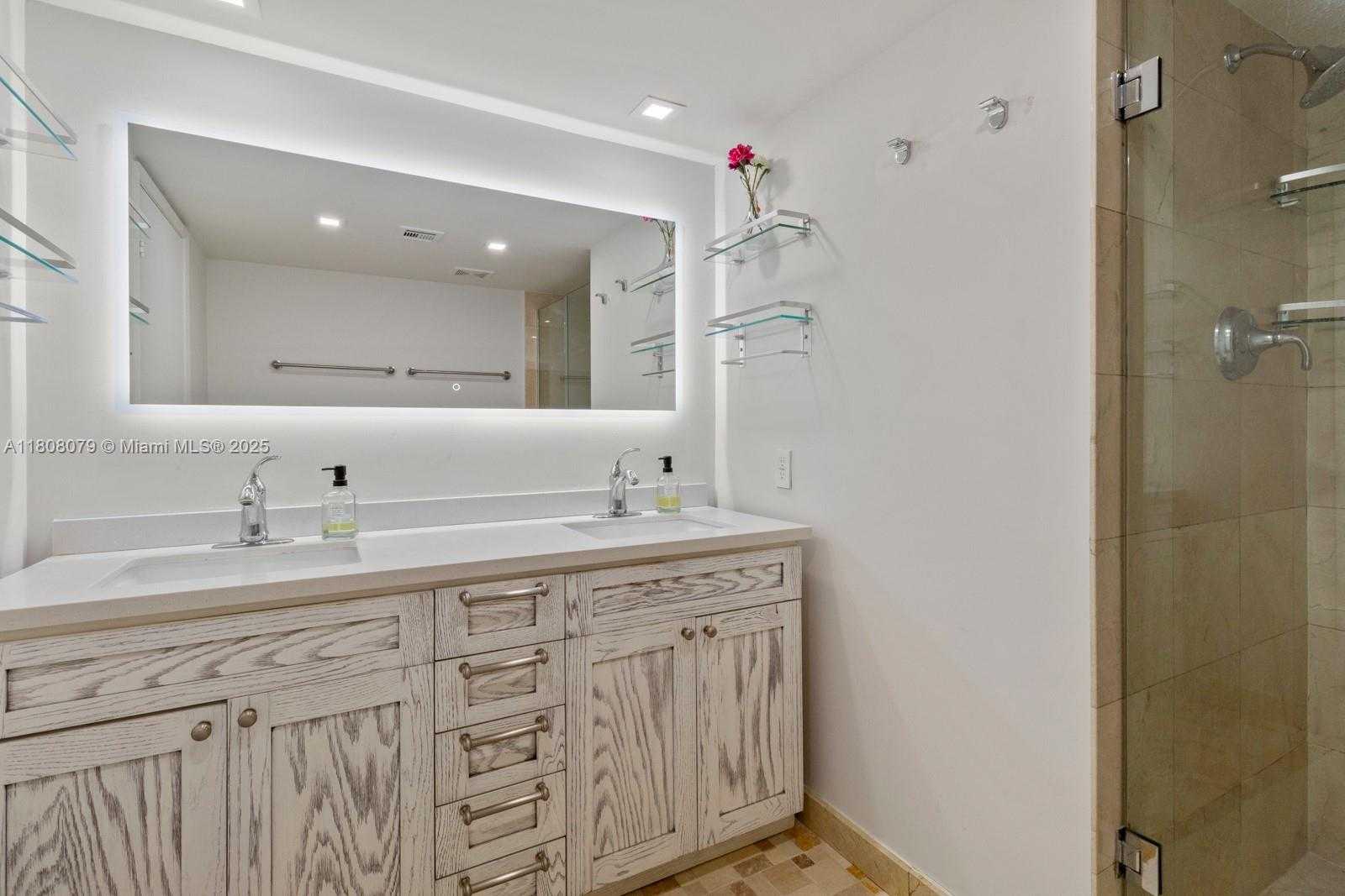 Small Image of 520 BRICKELL KEY DR #A307, Miami Number 23