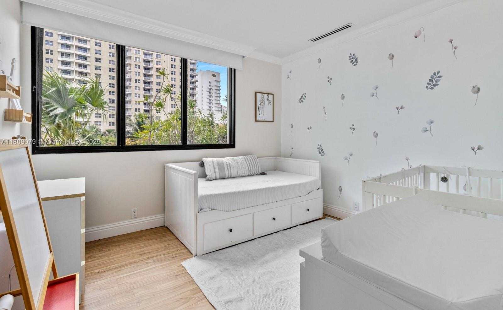 Small Image of 520 BRICKELL KEY DR #A307, Miami Number 25