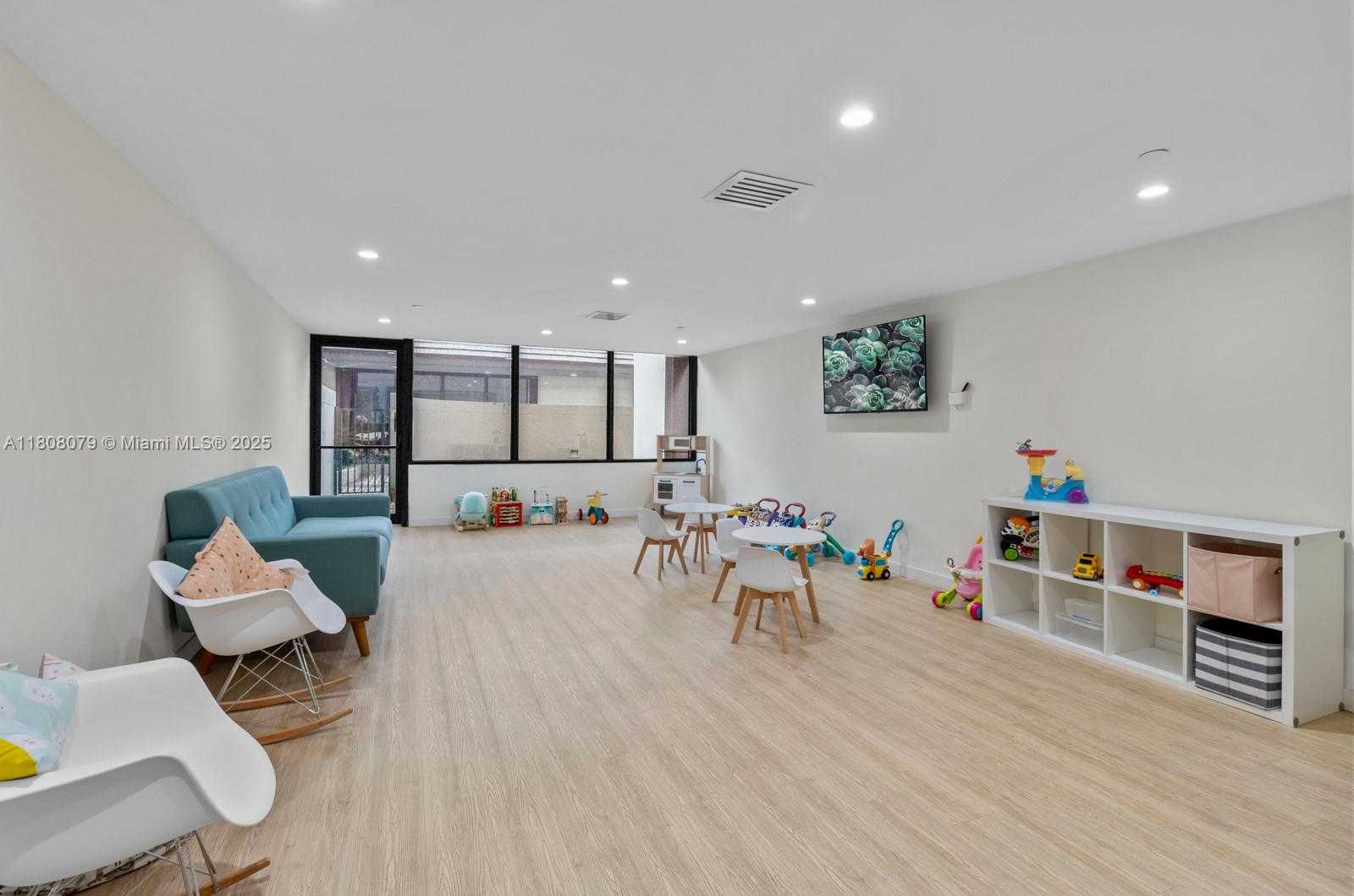 Small Image of 520 BRICKELL KEY DR #A307, Miami Number 26