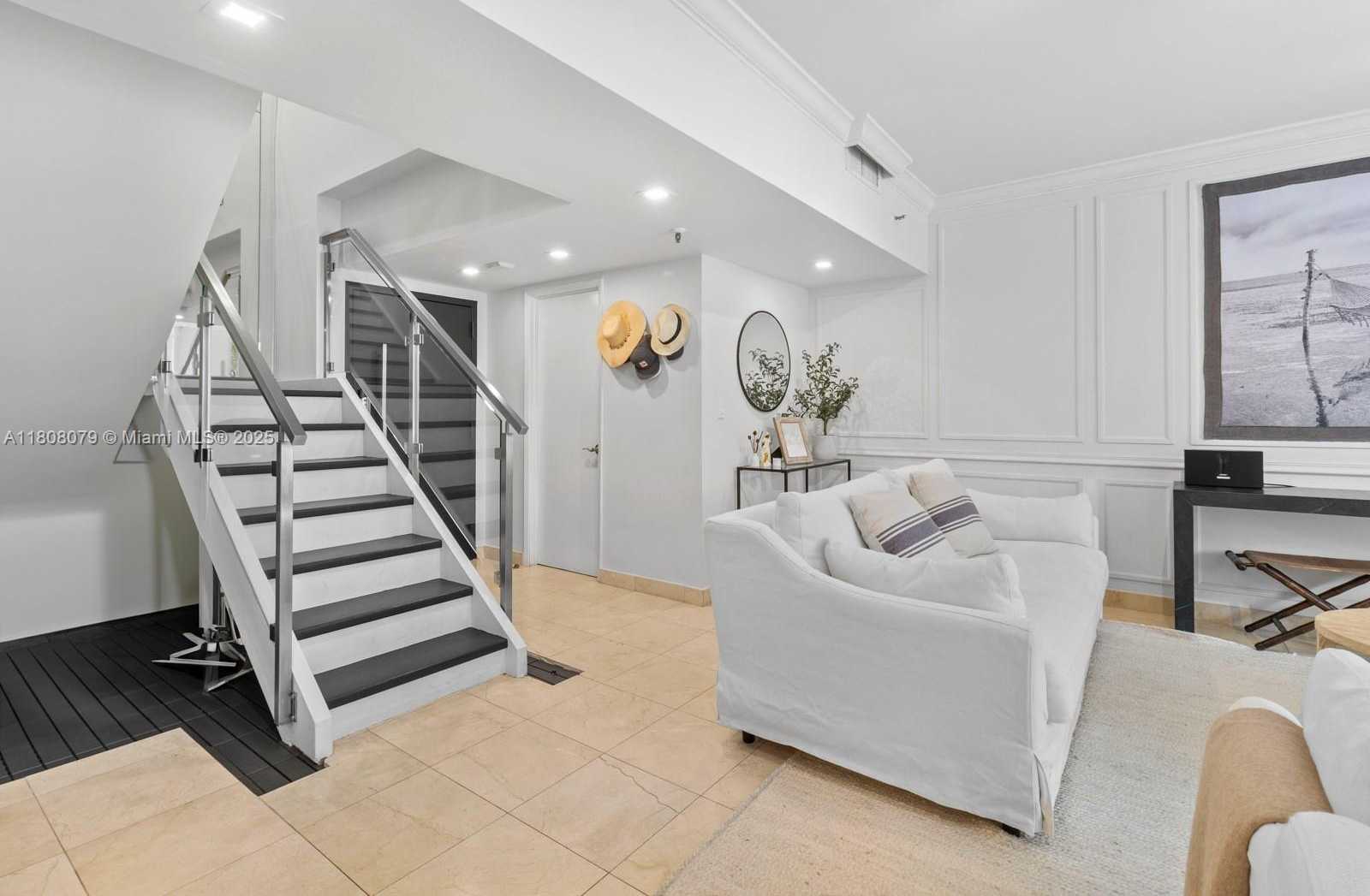Small Image of 520 BRICKELL KEY DR #A307, Miami Number 27